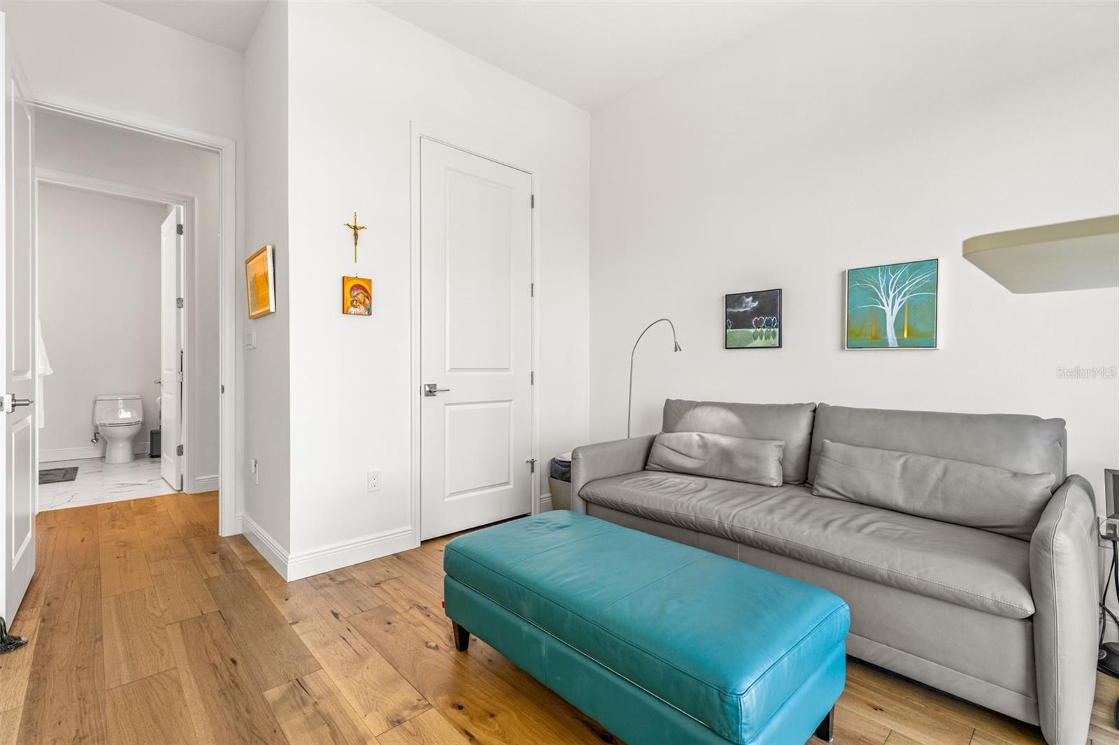 Image 32 of 52 For 600 3rd Avenue S 510