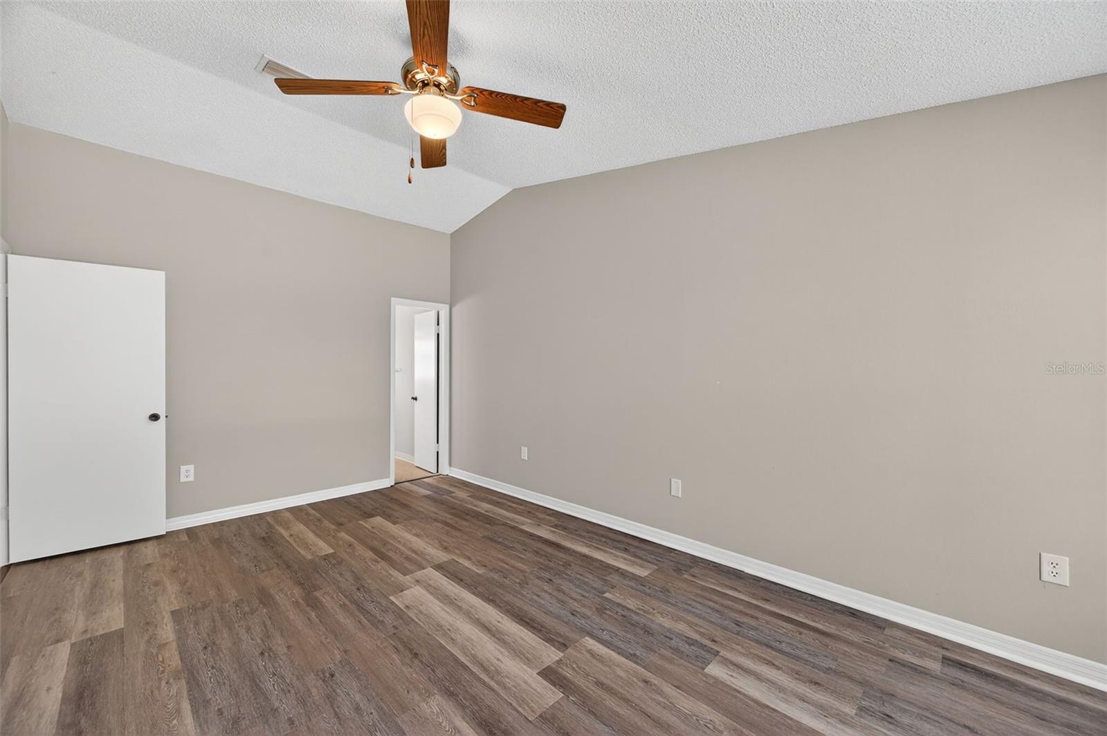 Image 13 of 30 For 3704 39th Street W 23