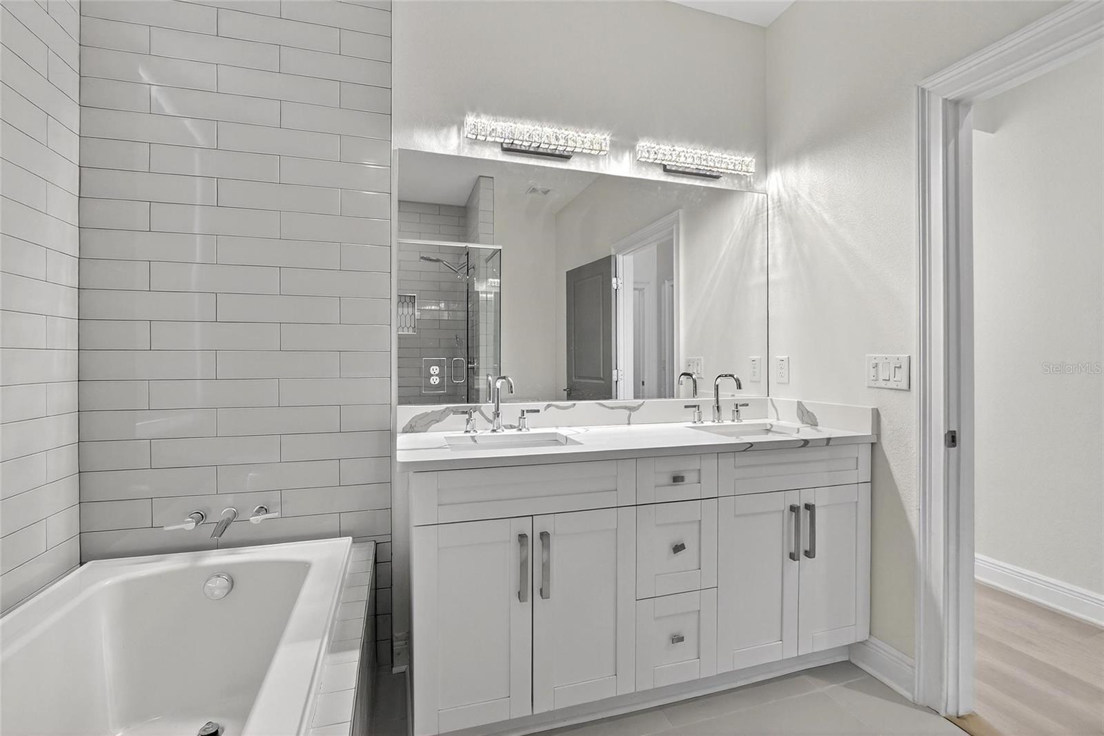 Image 17 of 25 For 3326 Heiter Street