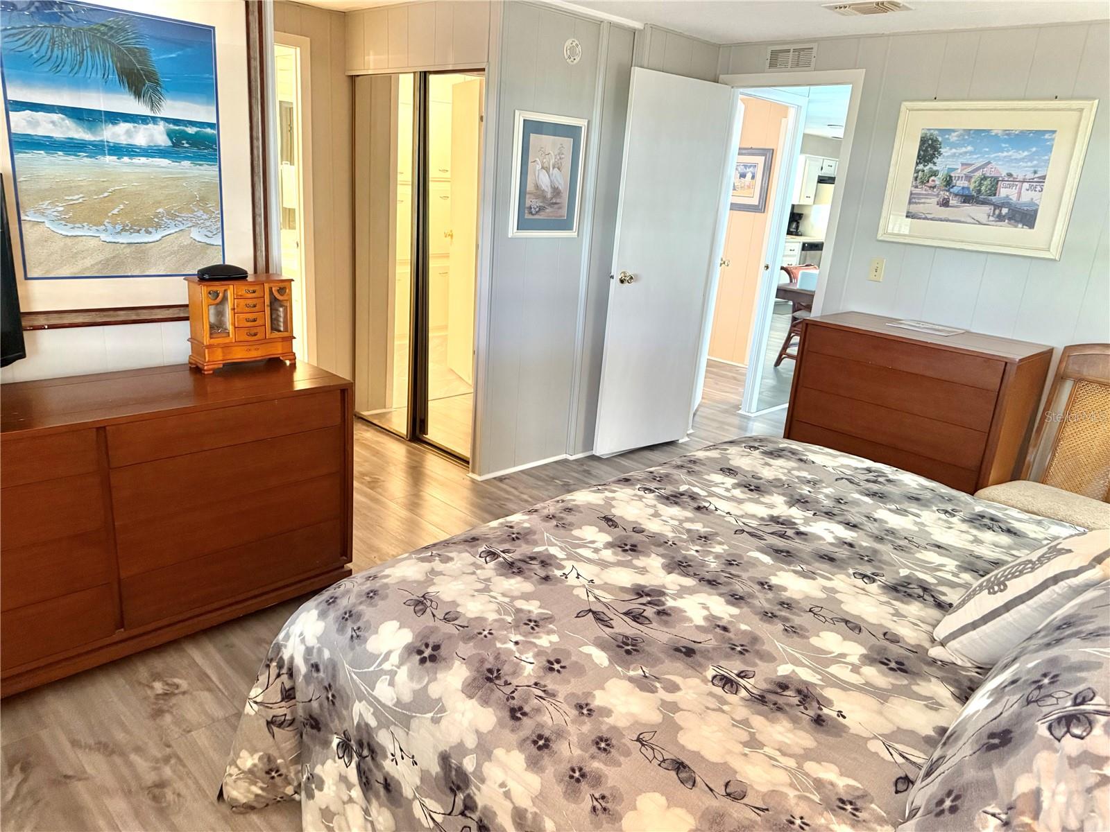 Image 17 of 32 For 8010 Highpoint Boulevard