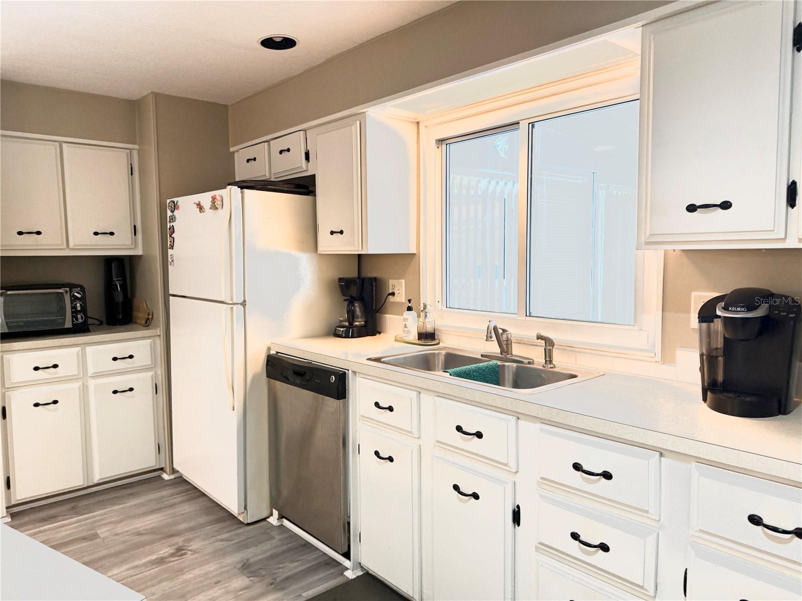 Image 6 of 32 For 8010 Highpoint Boulevard