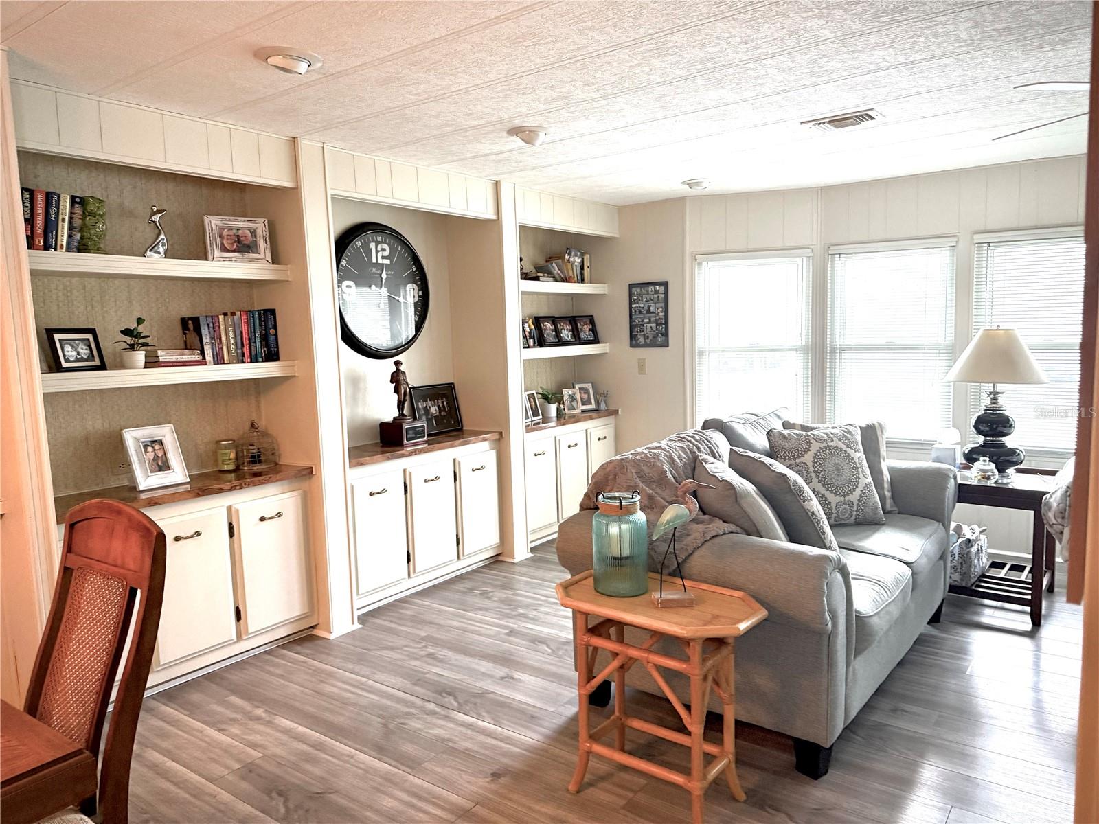 Image 8 of 32 For 8010 Highpoint Boulevard