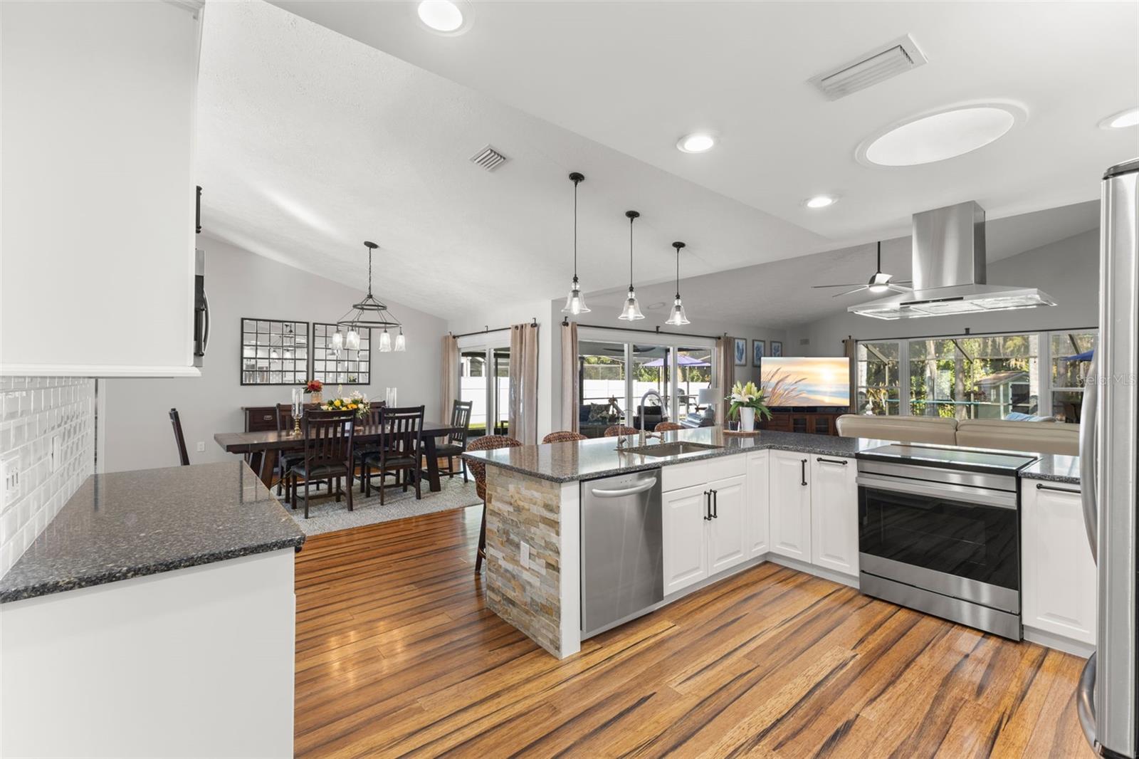 Image 7 of 47 For 6505 Yellowhammer Avenue