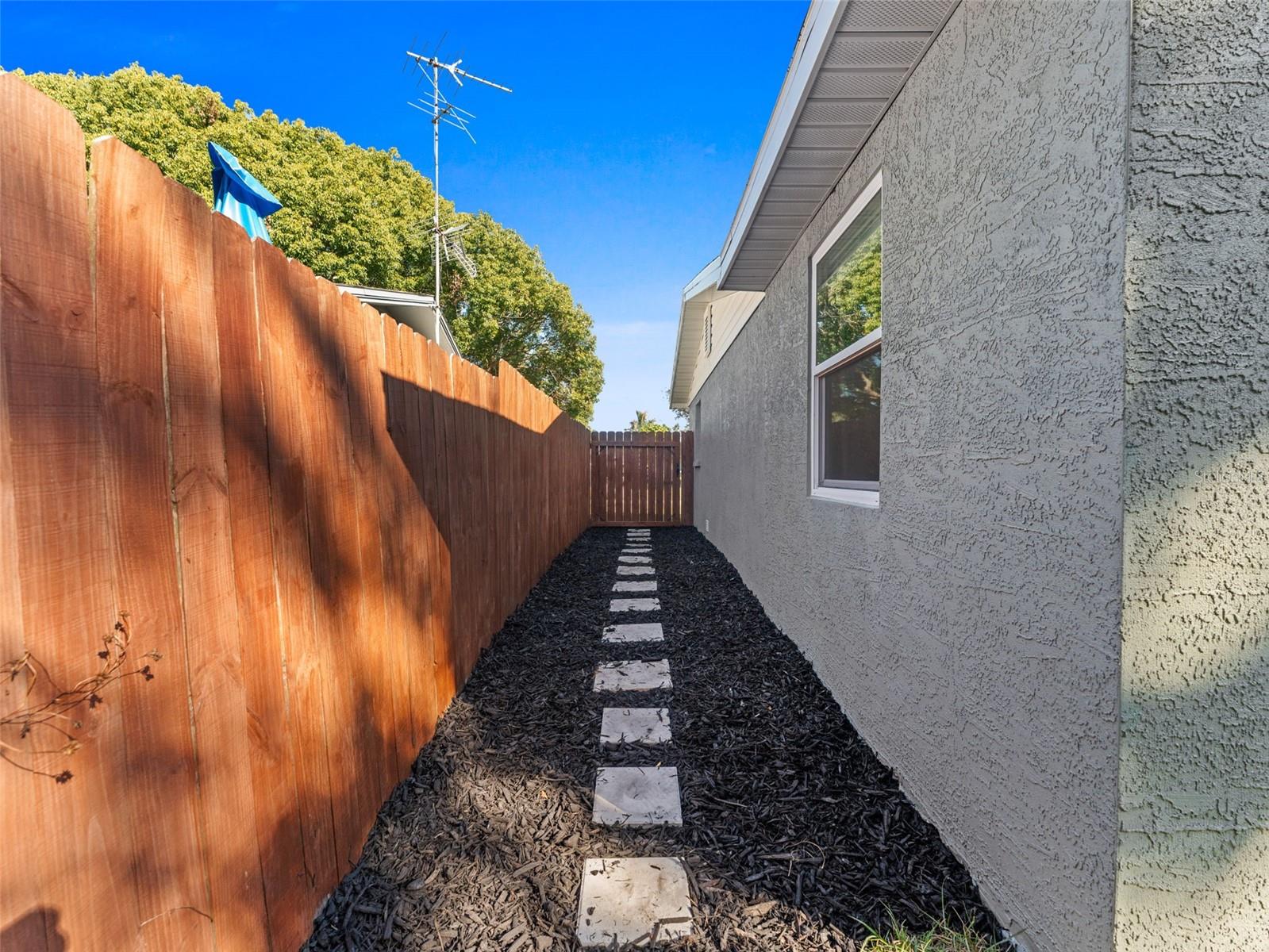 Image 14 of 16 For 3809 Brock Street