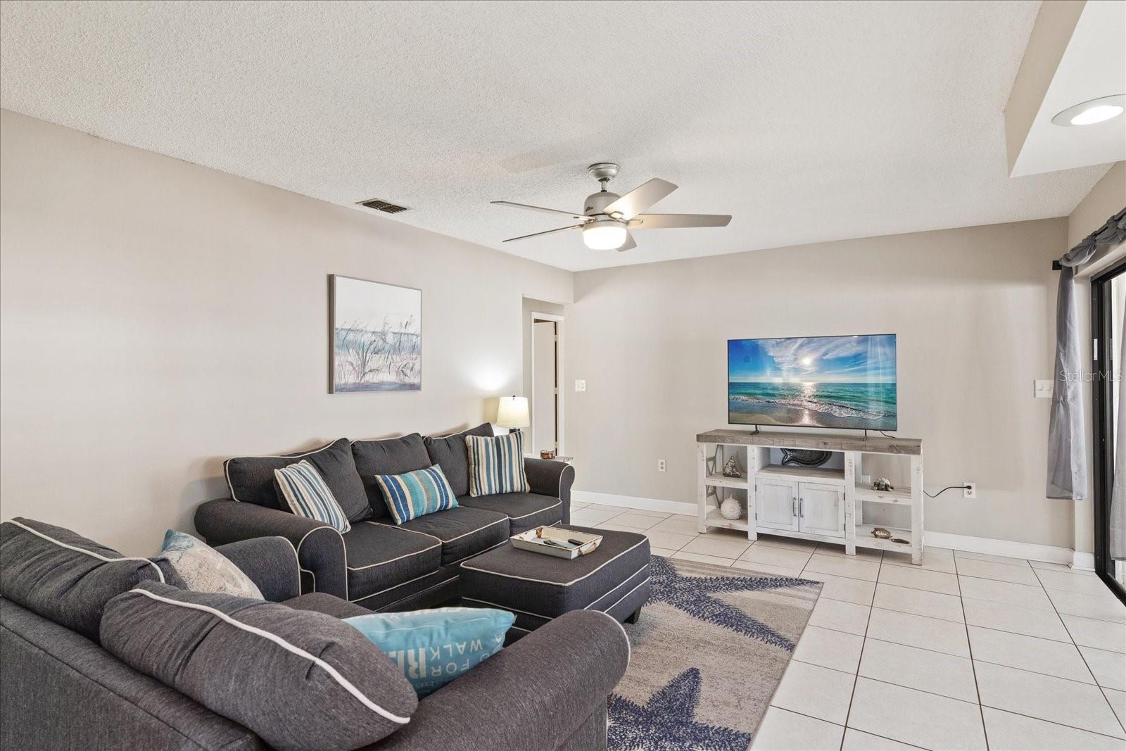 Image 14 of 35 For 9428 Laura Anne Drive