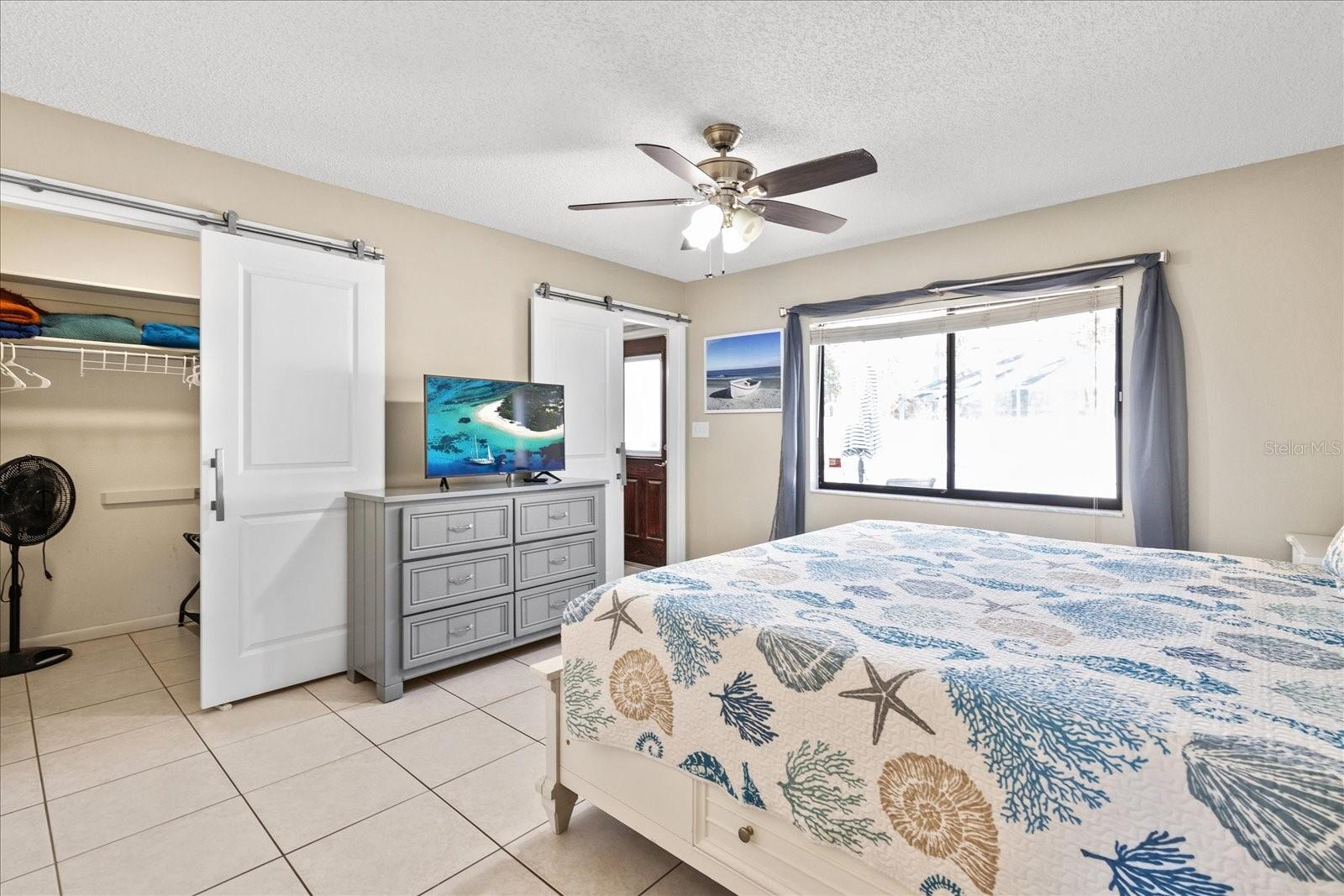 Image 19 of 35 For 9428 Laura Anne Drive