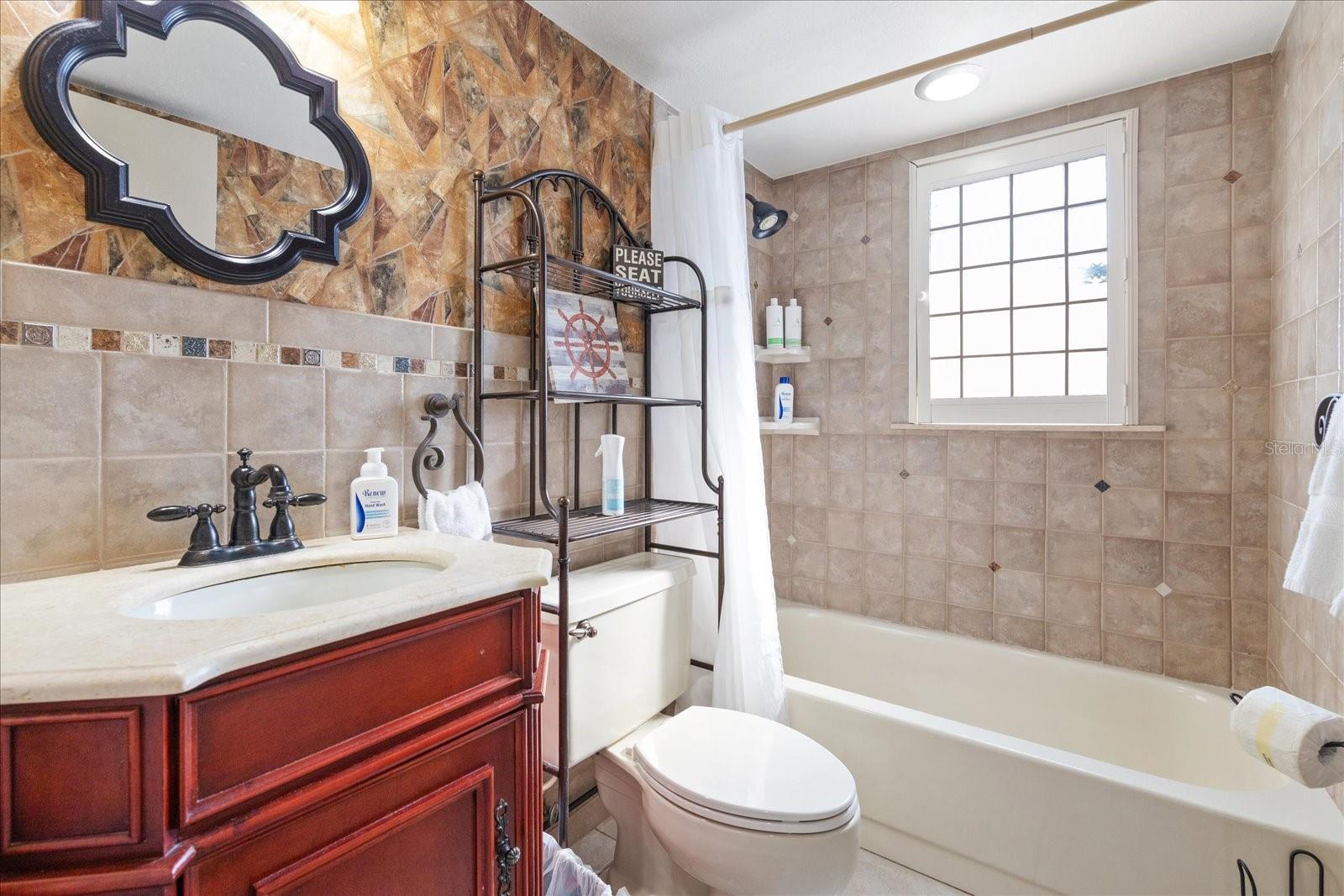 Image 22 of 35 For 9428 Laura Anne Drive