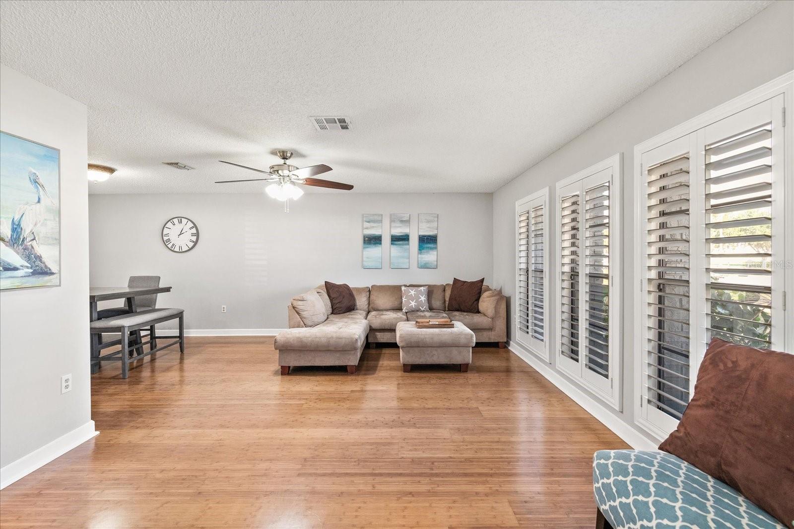 Image 7 of 35 For 9428 Laura Anne Drive