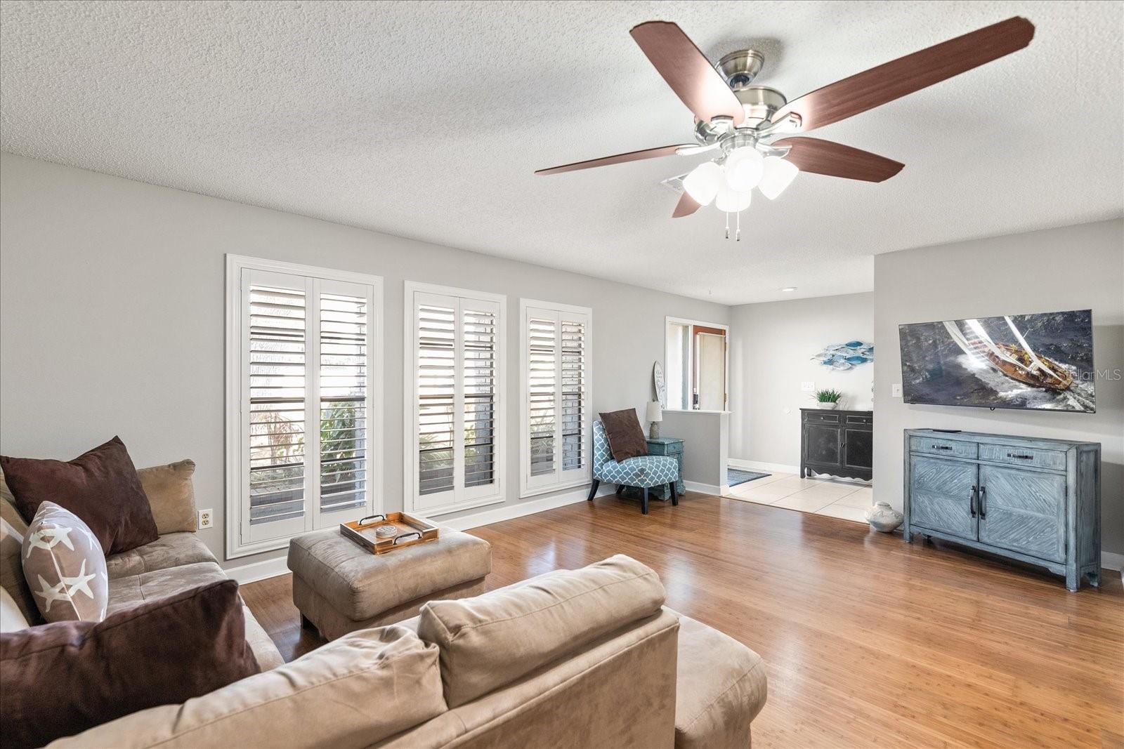 Image 9 of 35 For 9428 Laura Anne Drive