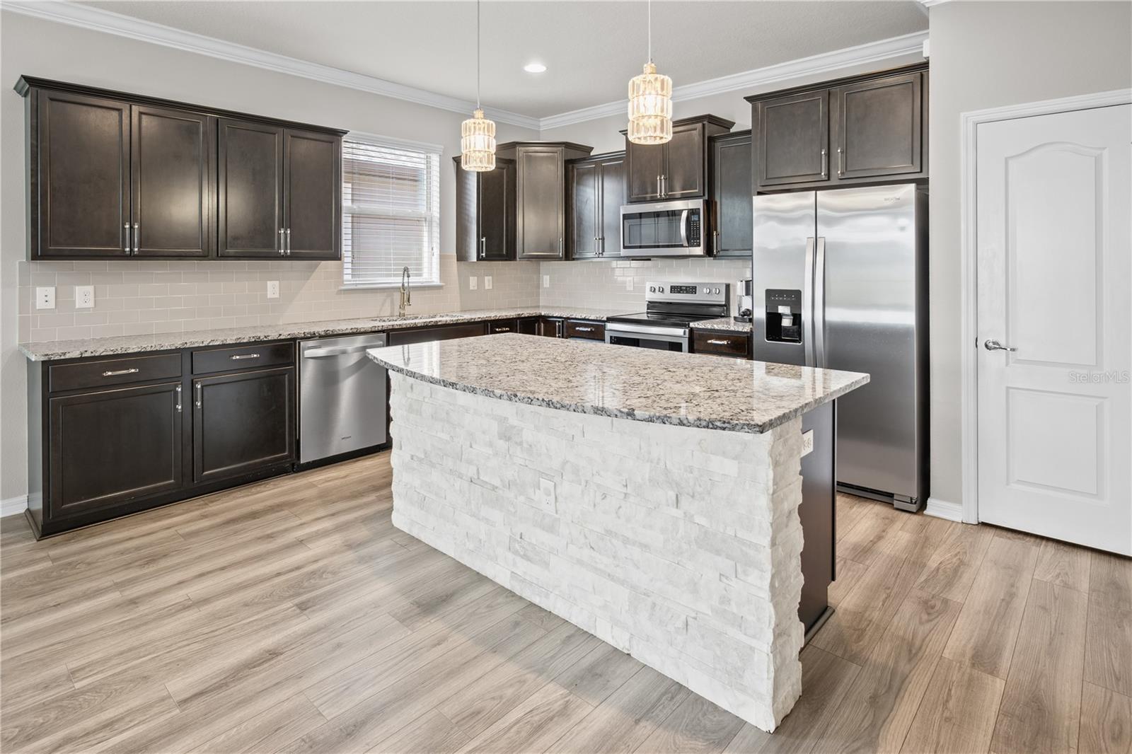 Image 5 of 40 For 11631 Dublin Grafton