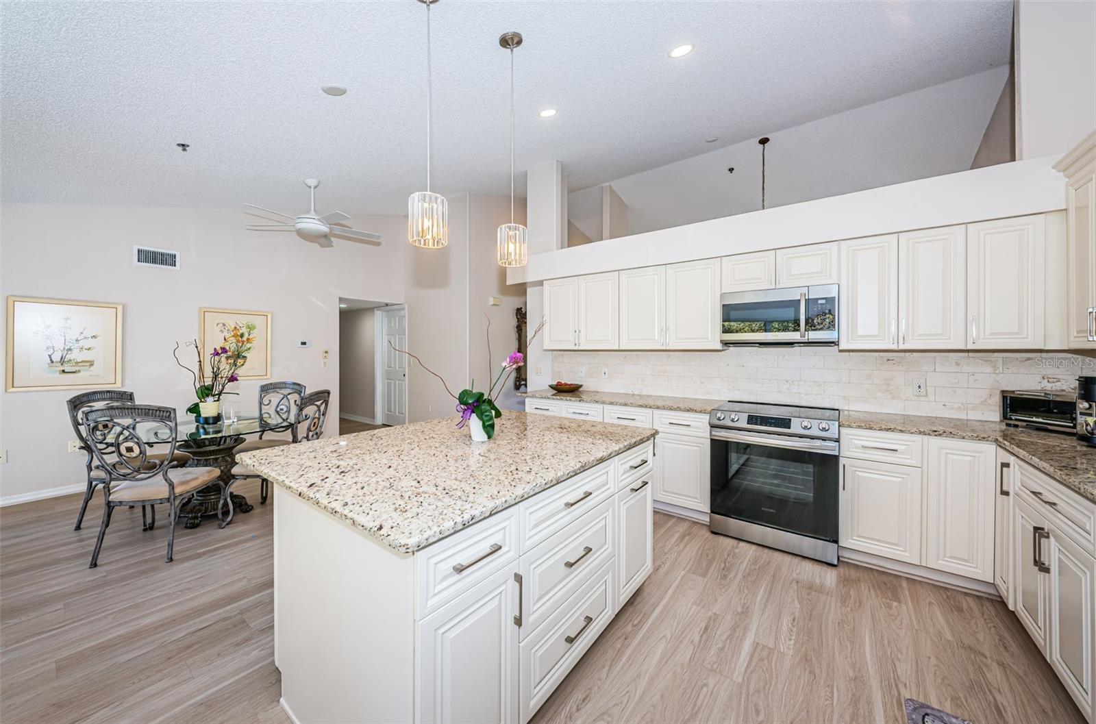 Image 18 of 97 For 2019 Utopian Drive W 310