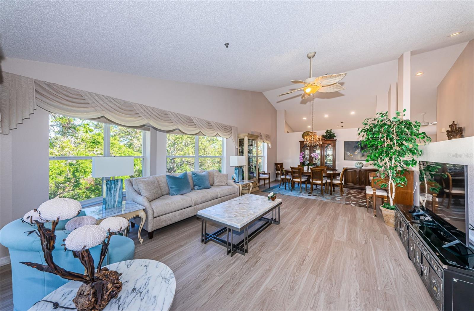 Image 6 of 97 For 2019 Utopian Drive W 310