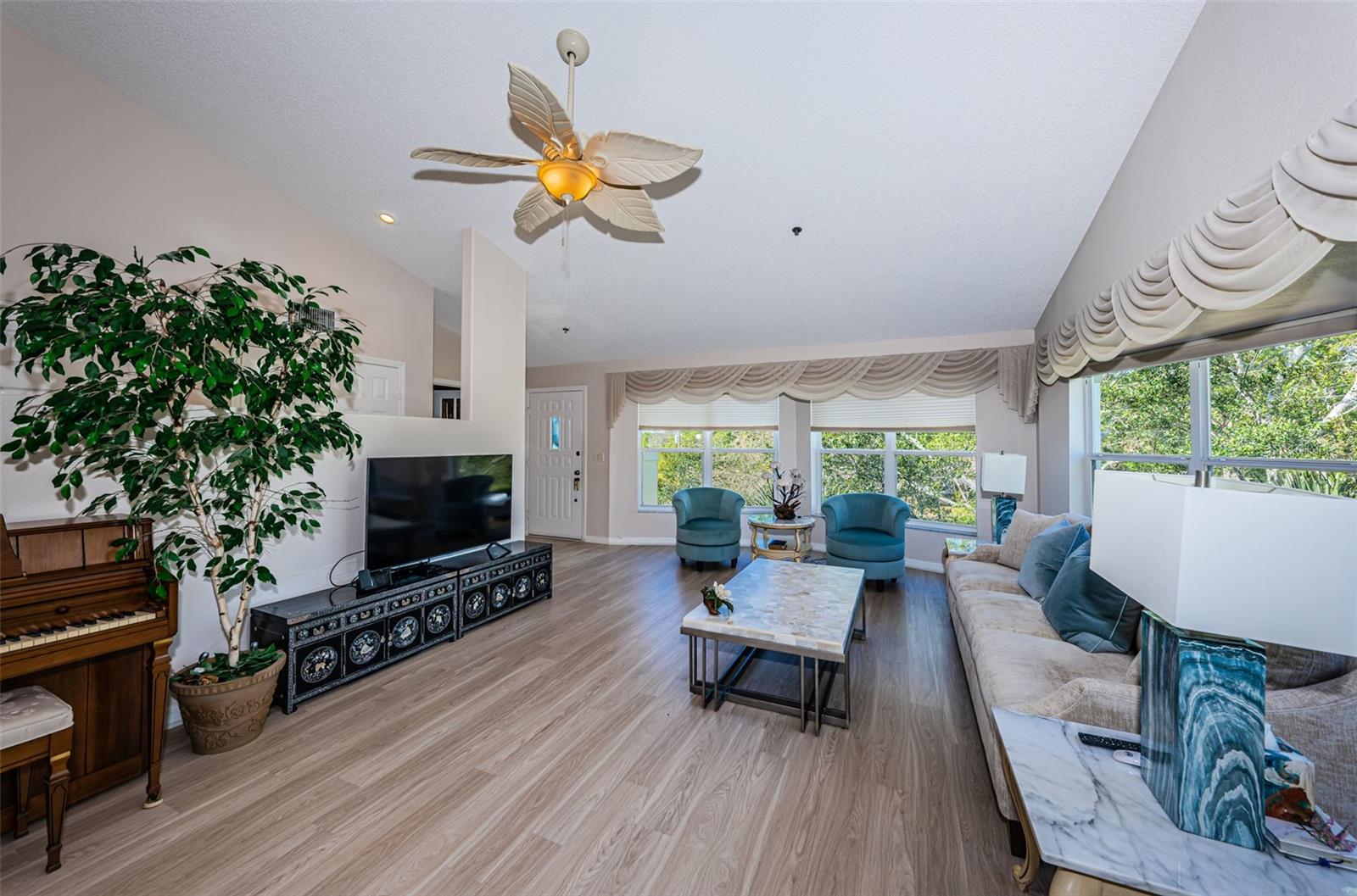 Image 8 of 97 For 2019 Utopian Drive W 310