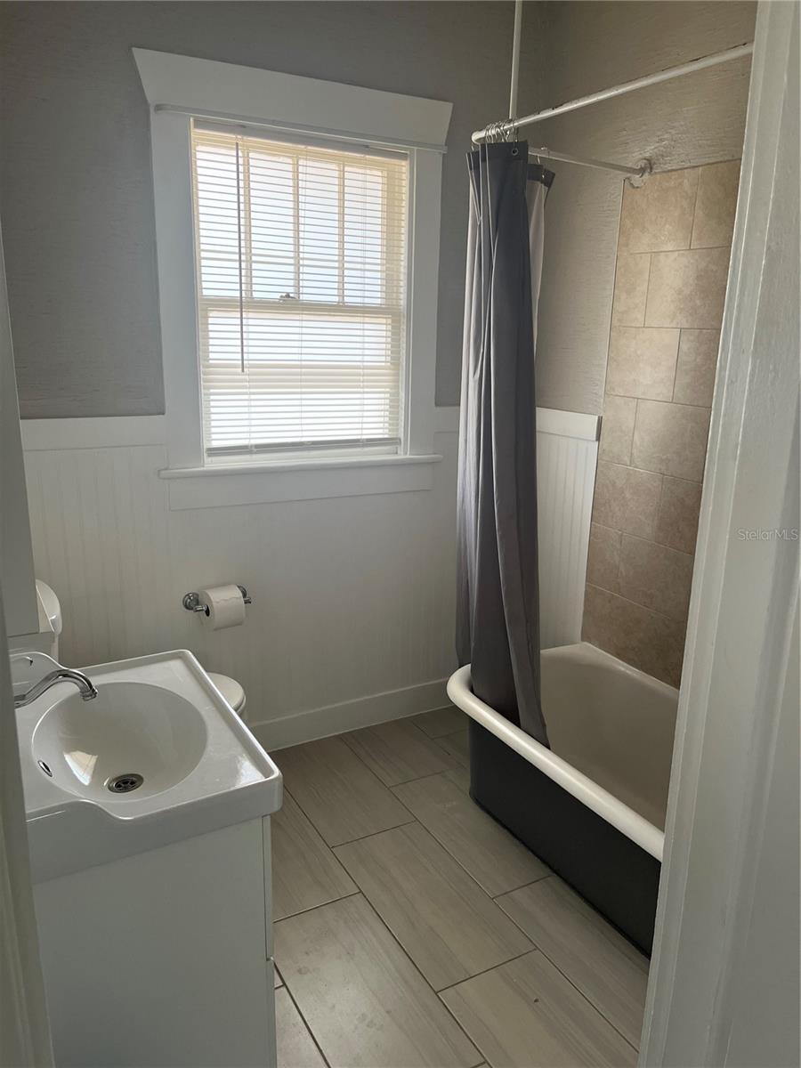 Image 5 of 12 For 2328 Highland Avenue