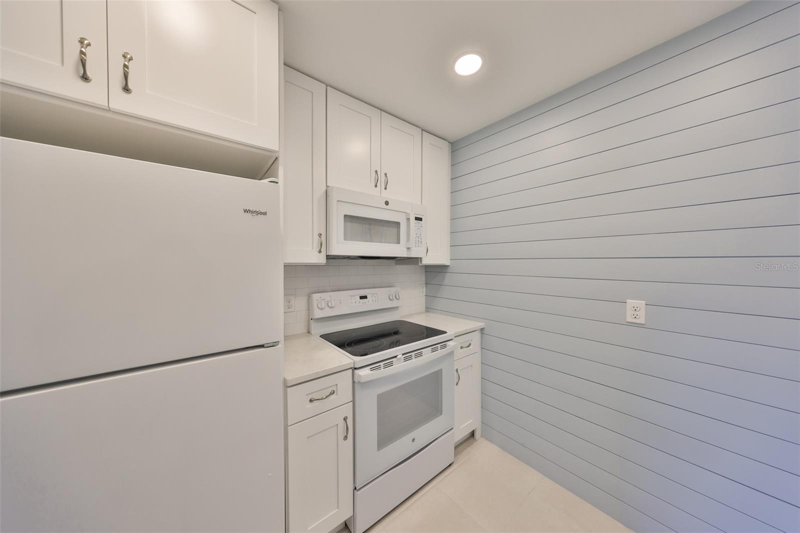 Image 14 of 38 For 124 Gloucester Boulevard 355j