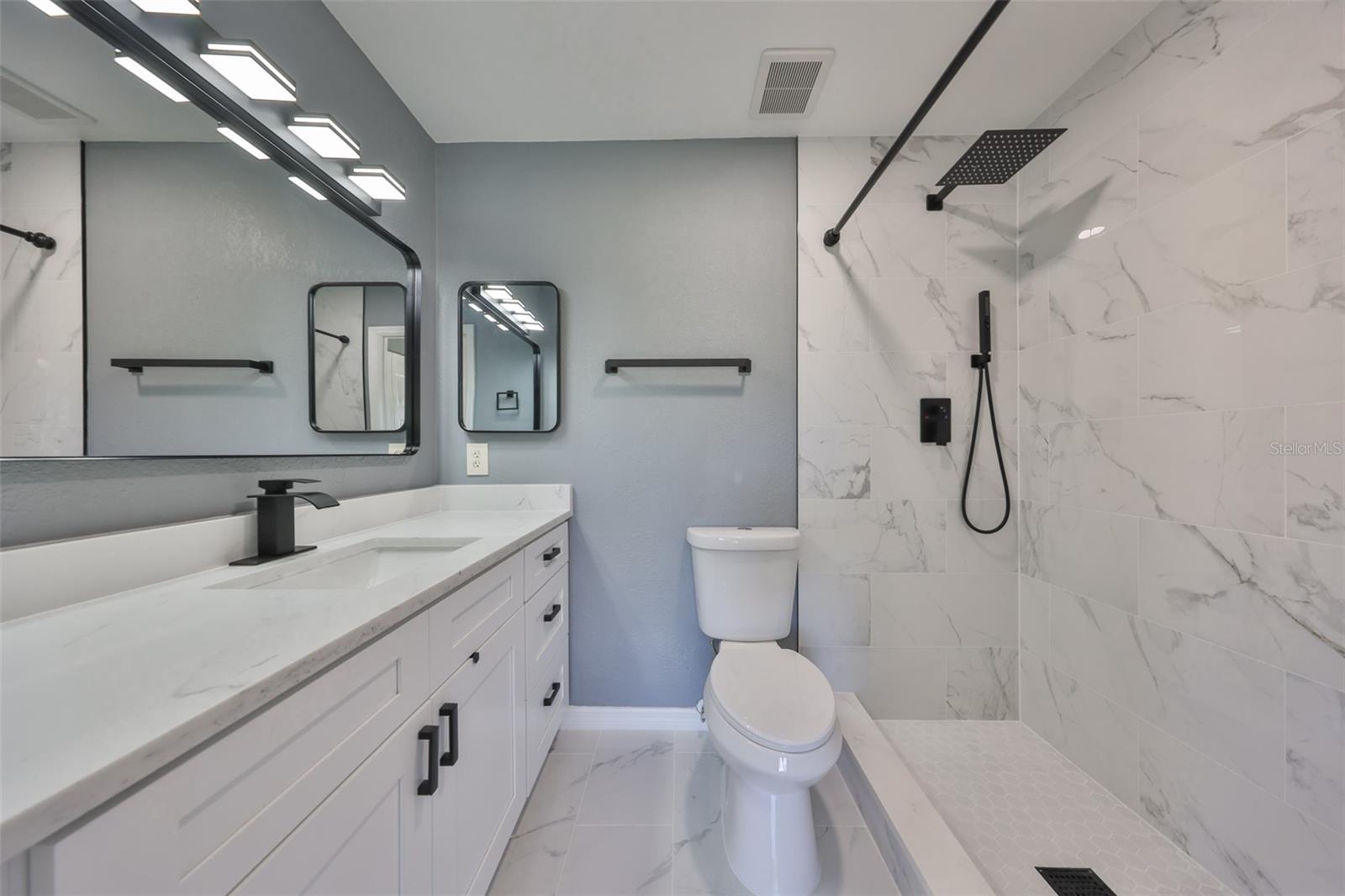 Image 22 of 38 For 124 Gloucester Boulevard 355j