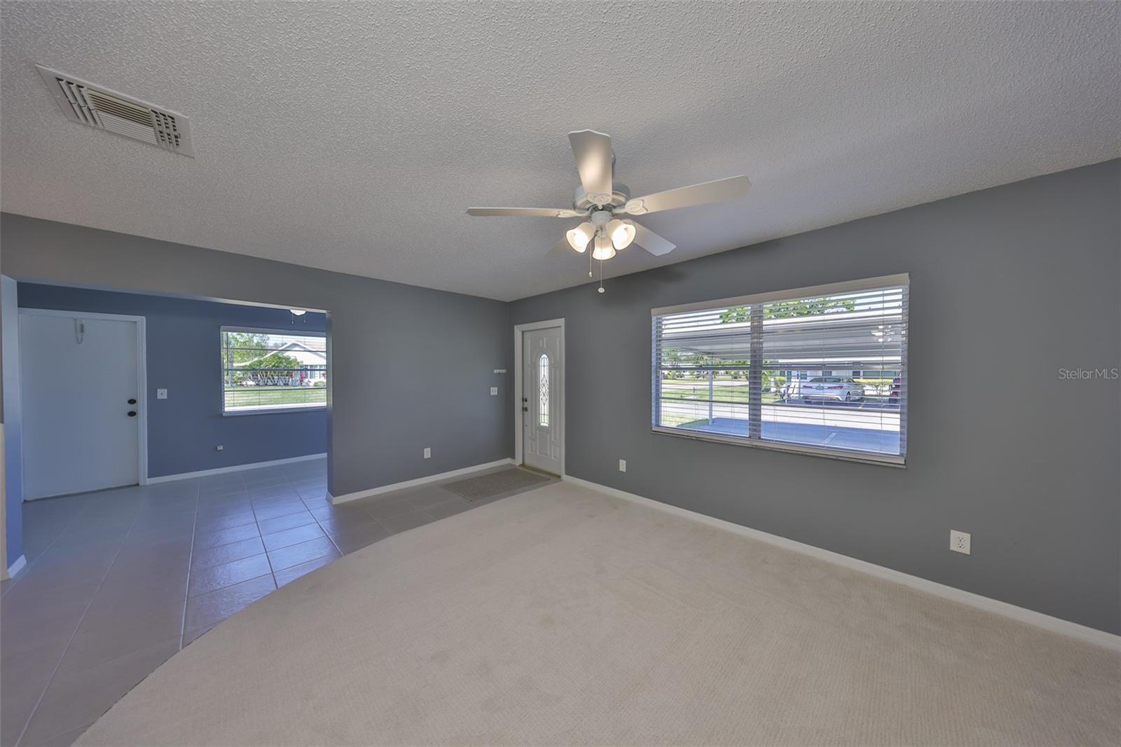 Image 23 of 38 For 124 Gloucester Boulevard 355j