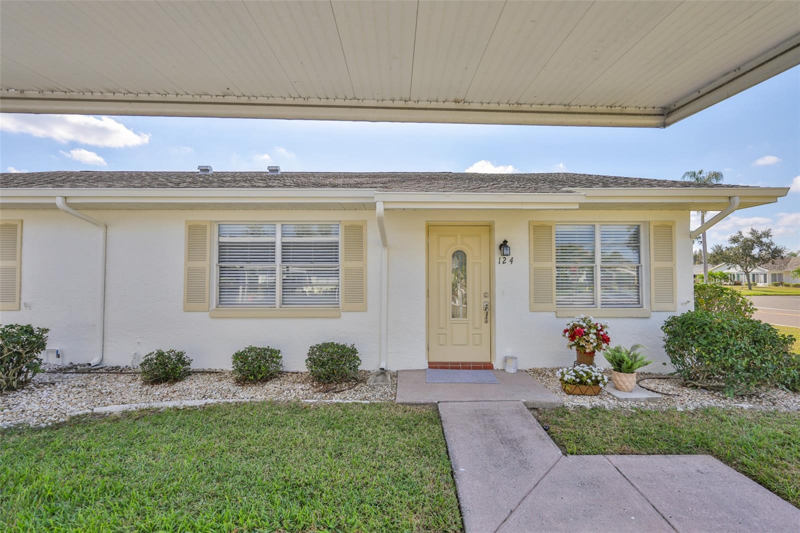 Image 30 of 38 For 124 Gloucester Boulevard 355j