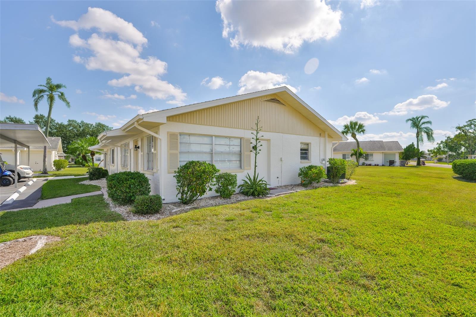 Image 31 of 38 For 124 Gloucester Boulevard 355j