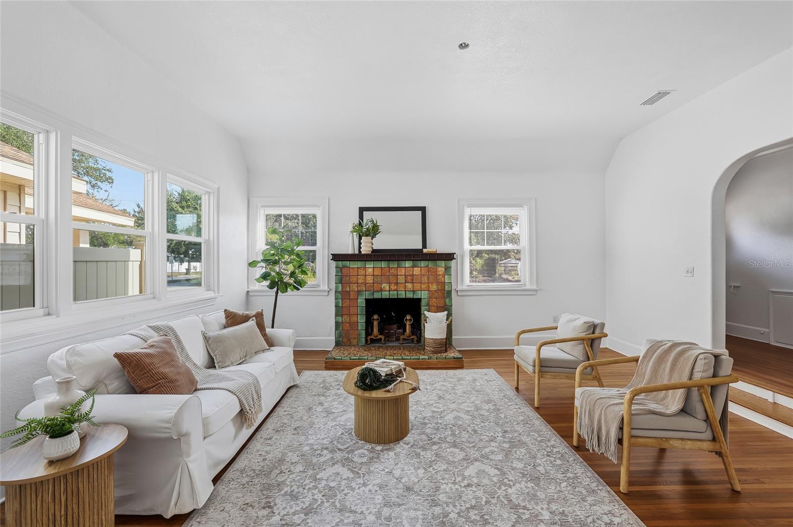 Image 2 of 27 For 918 45th Street N