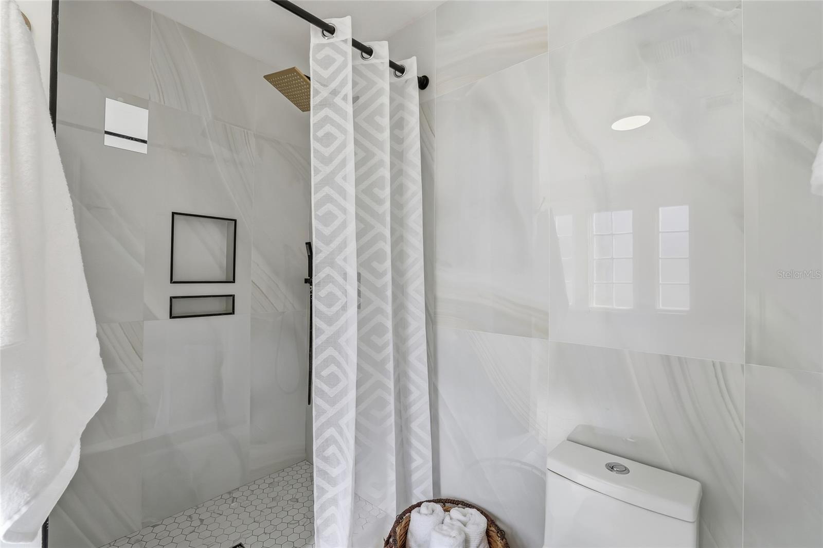 Image 20 of 27 For 918 45th Street N