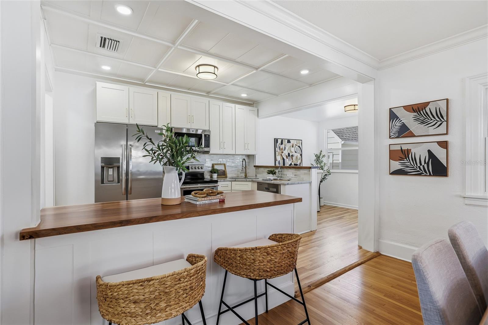 Image 3 of 27 For 918 45th Street N