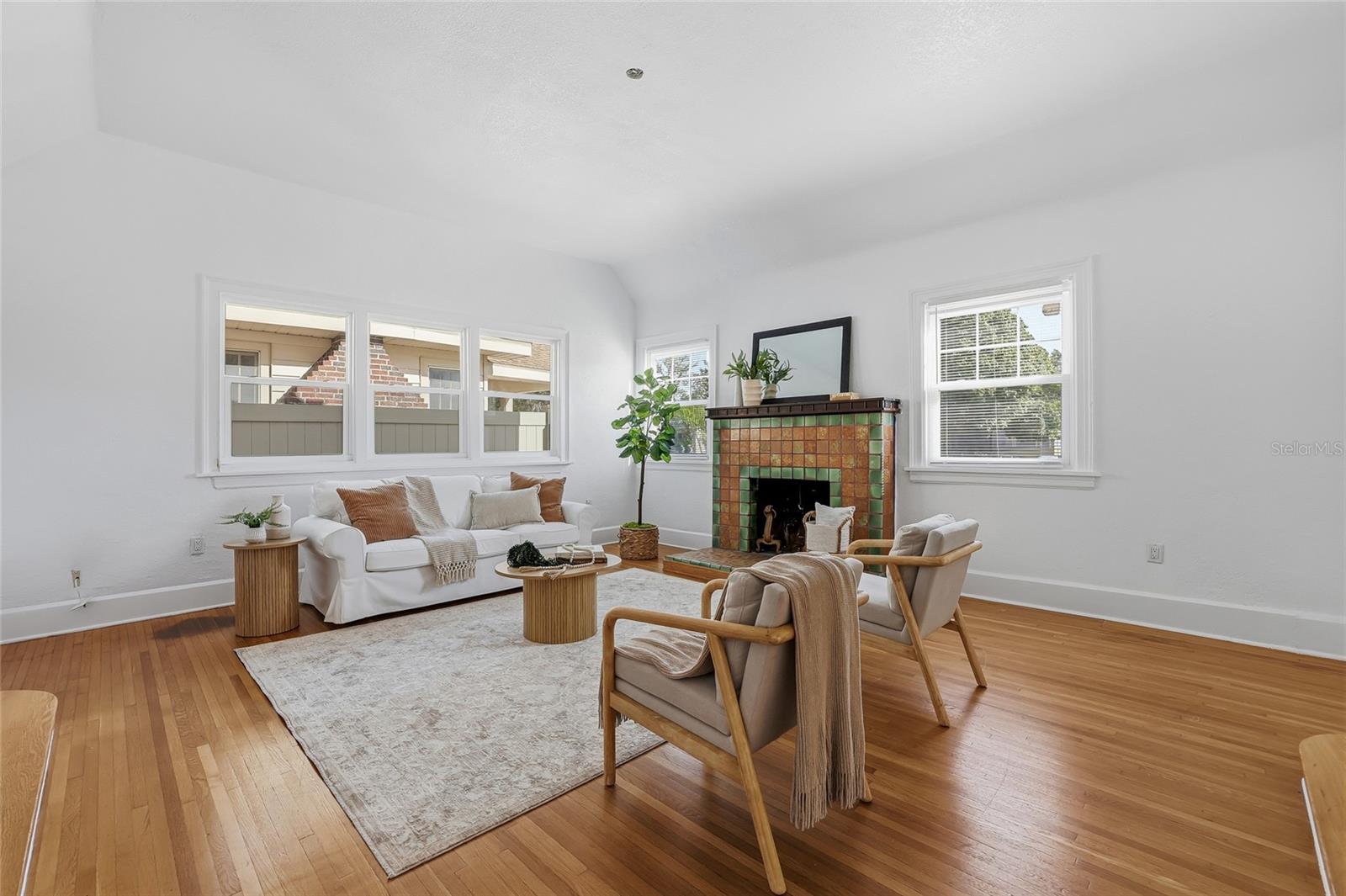 Image 8 of 27 For 918 45th Street N