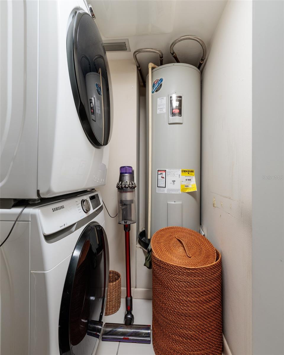 Image 11 of 20 For 222 Skiff Point