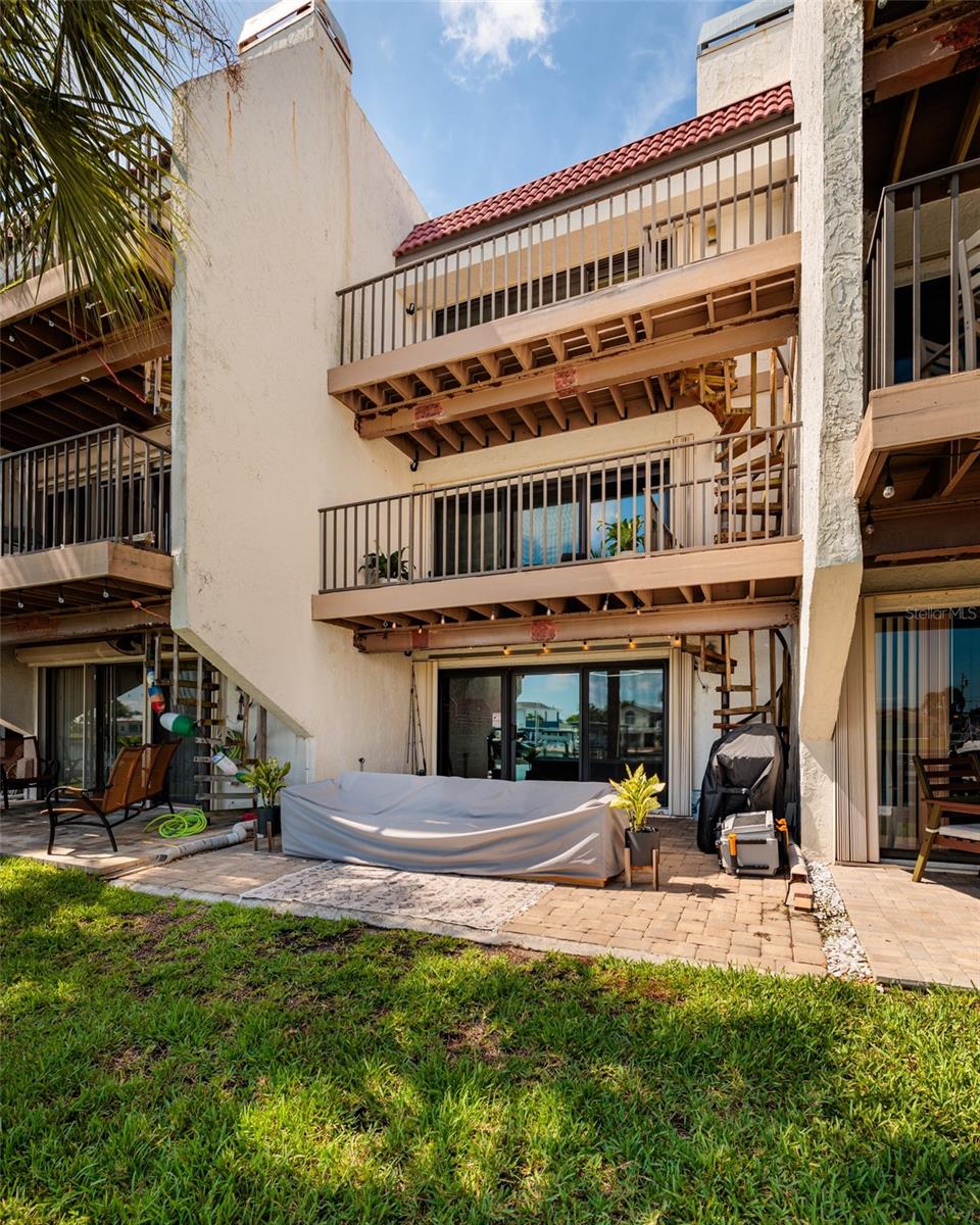 Image 15 of 20 For 222 Skiff Point