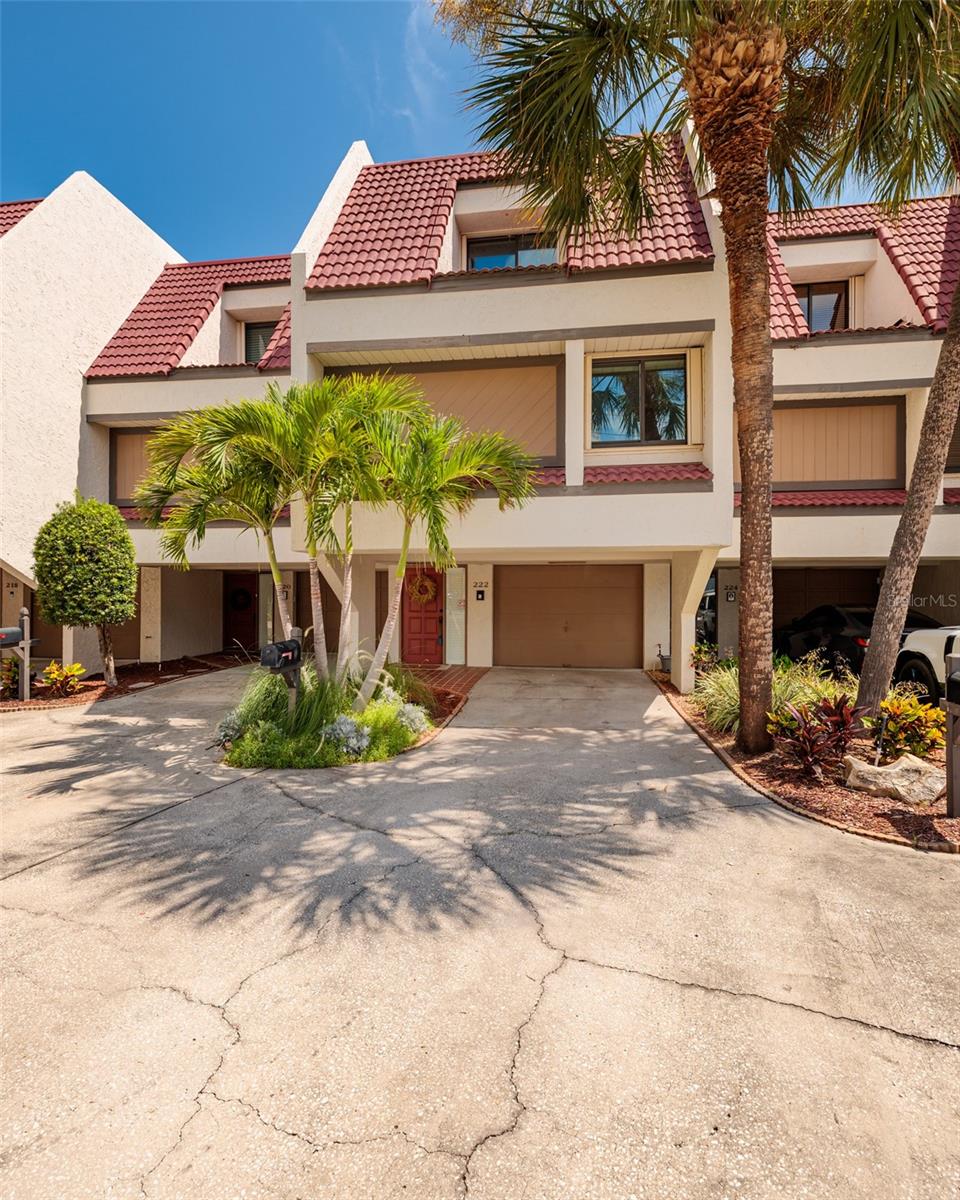 Image 2 of 20 For 222 Skiff Point