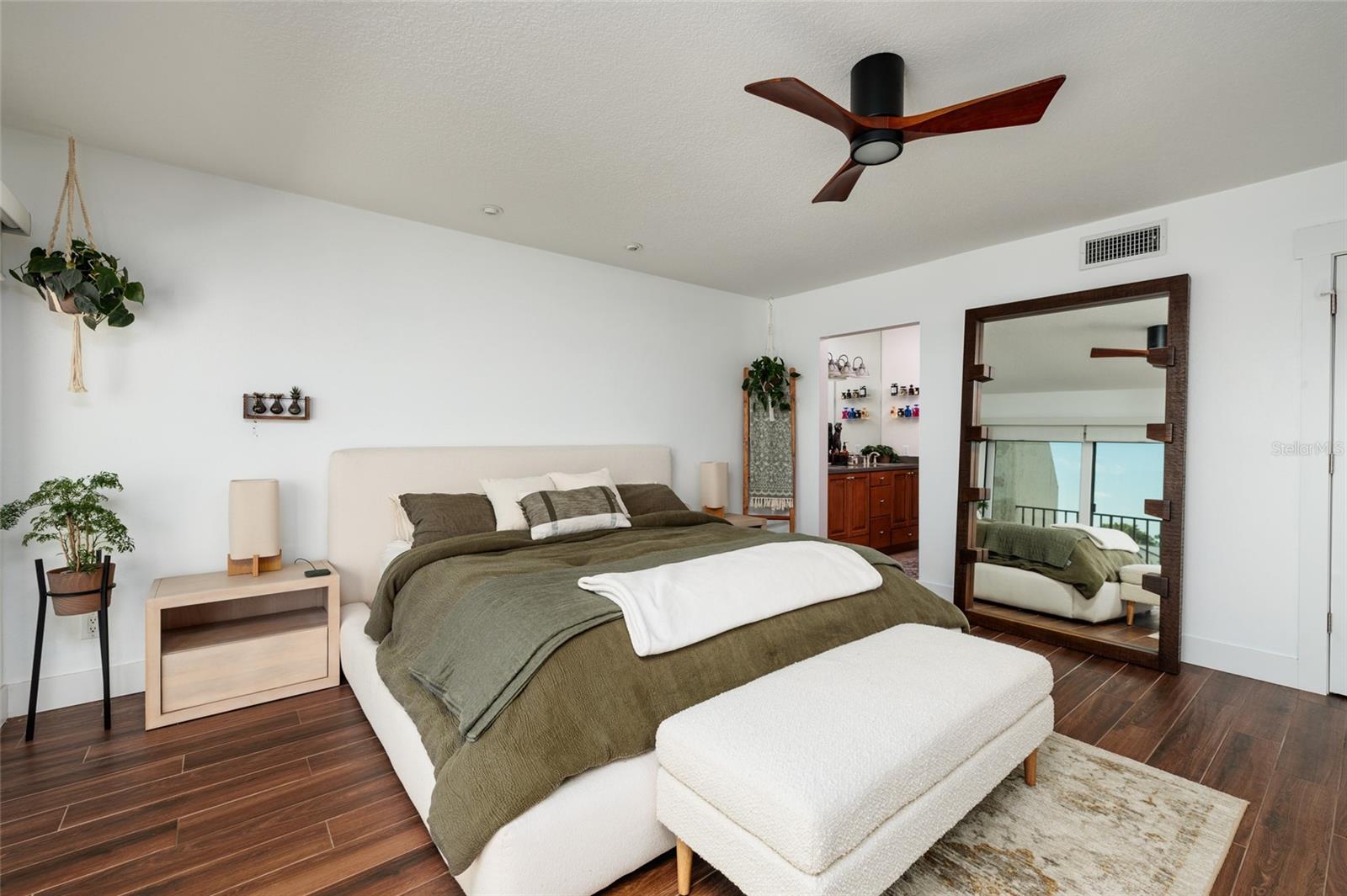 Image 8 of 20 For 222 Skiff Point