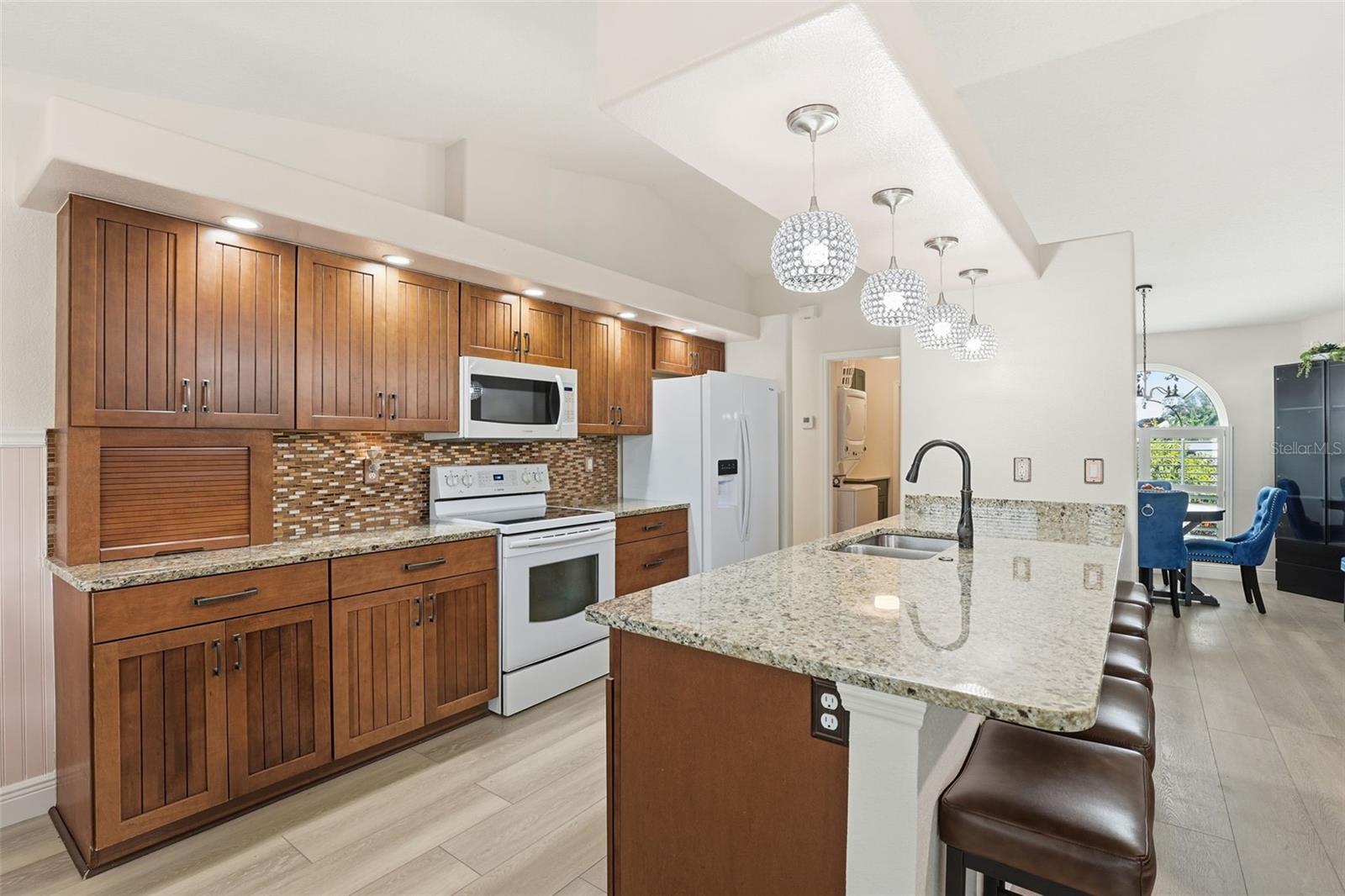 Image 19 of 48 For 6211 65th Place E