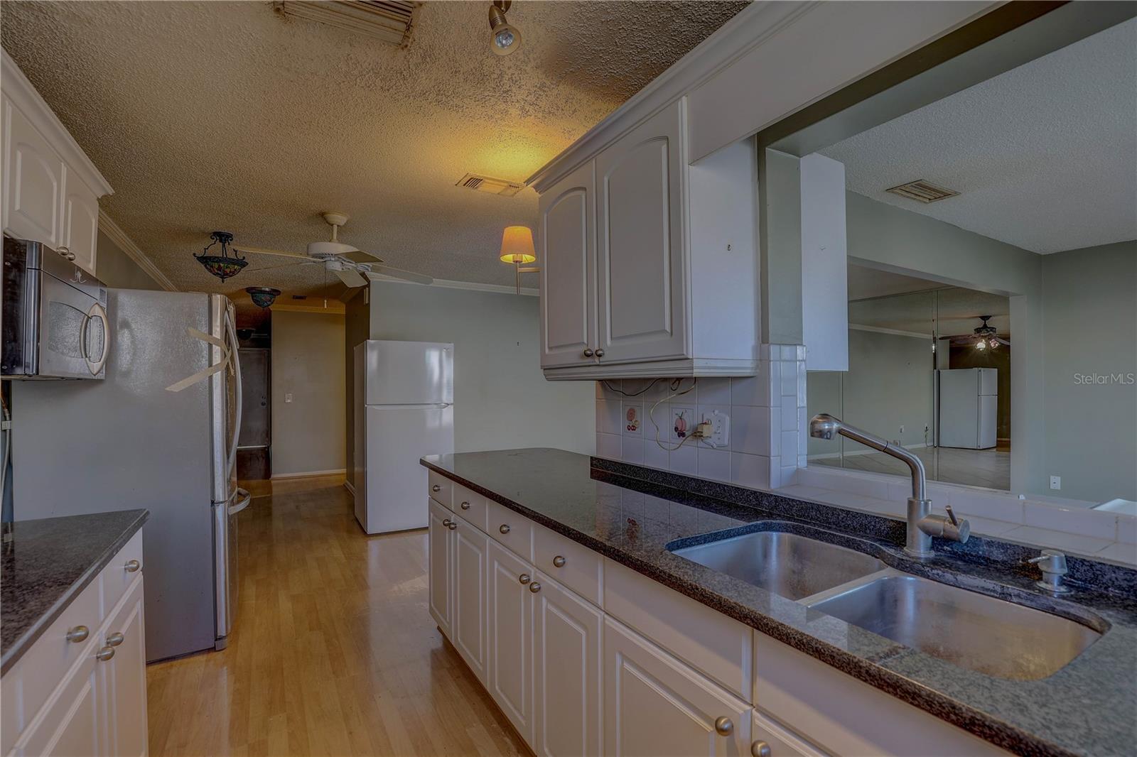 Image 10 of 41 For 5501 80th Street N 406