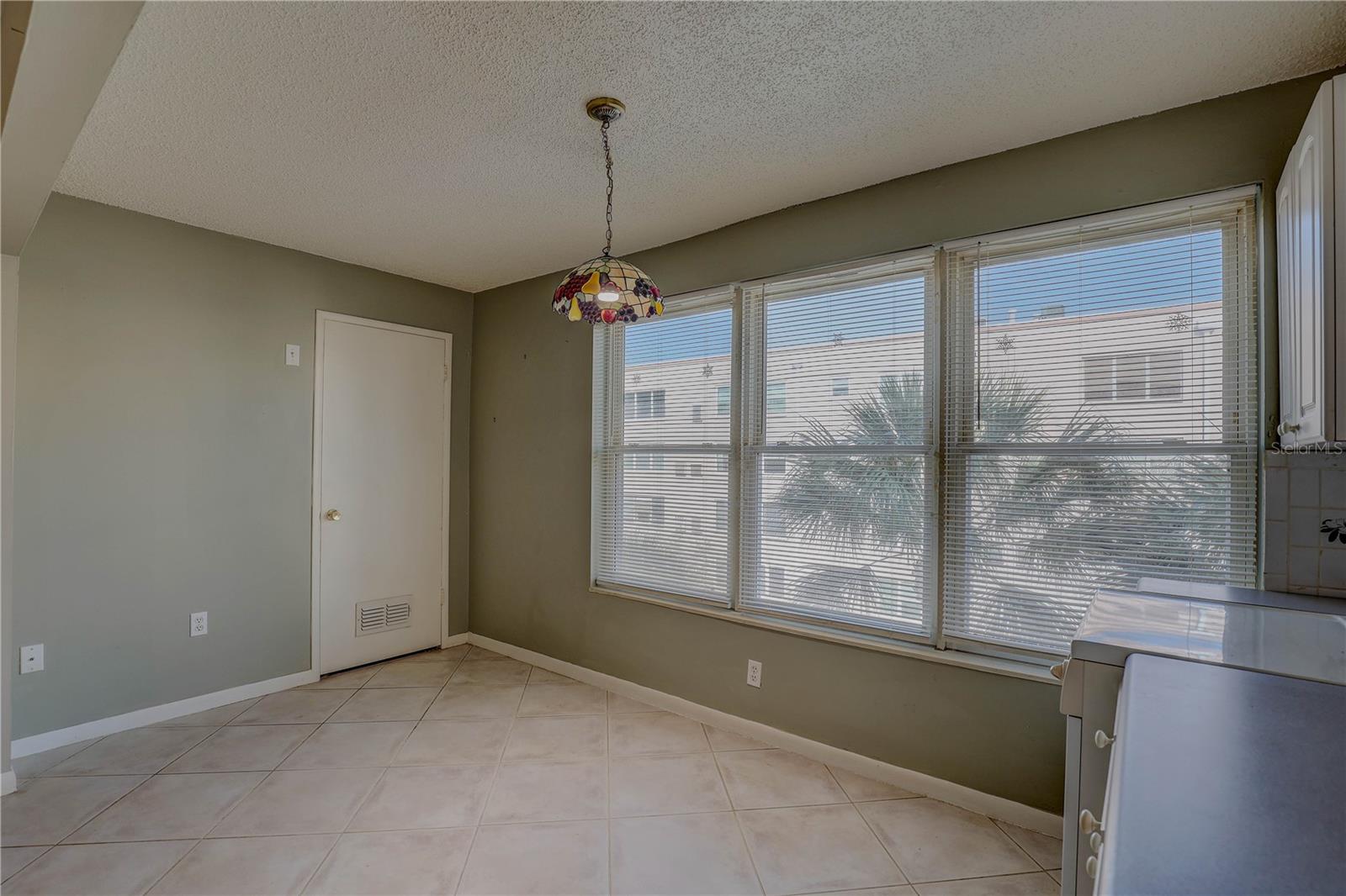 Image 16 of 41 For 5501 80th Street N 406