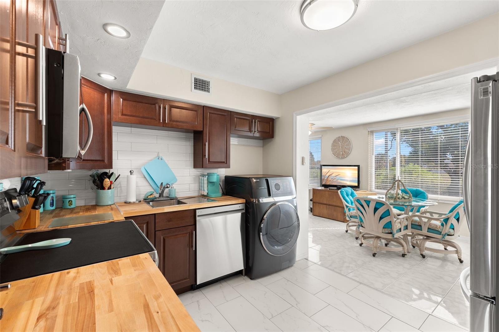 Image 13 of 35 For 2461 Canadian Way 27