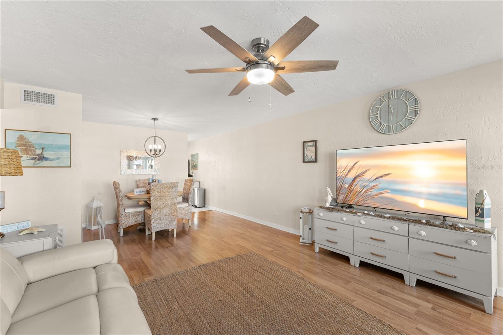 Image 7 of 35 For 2461 Canadian Way 27