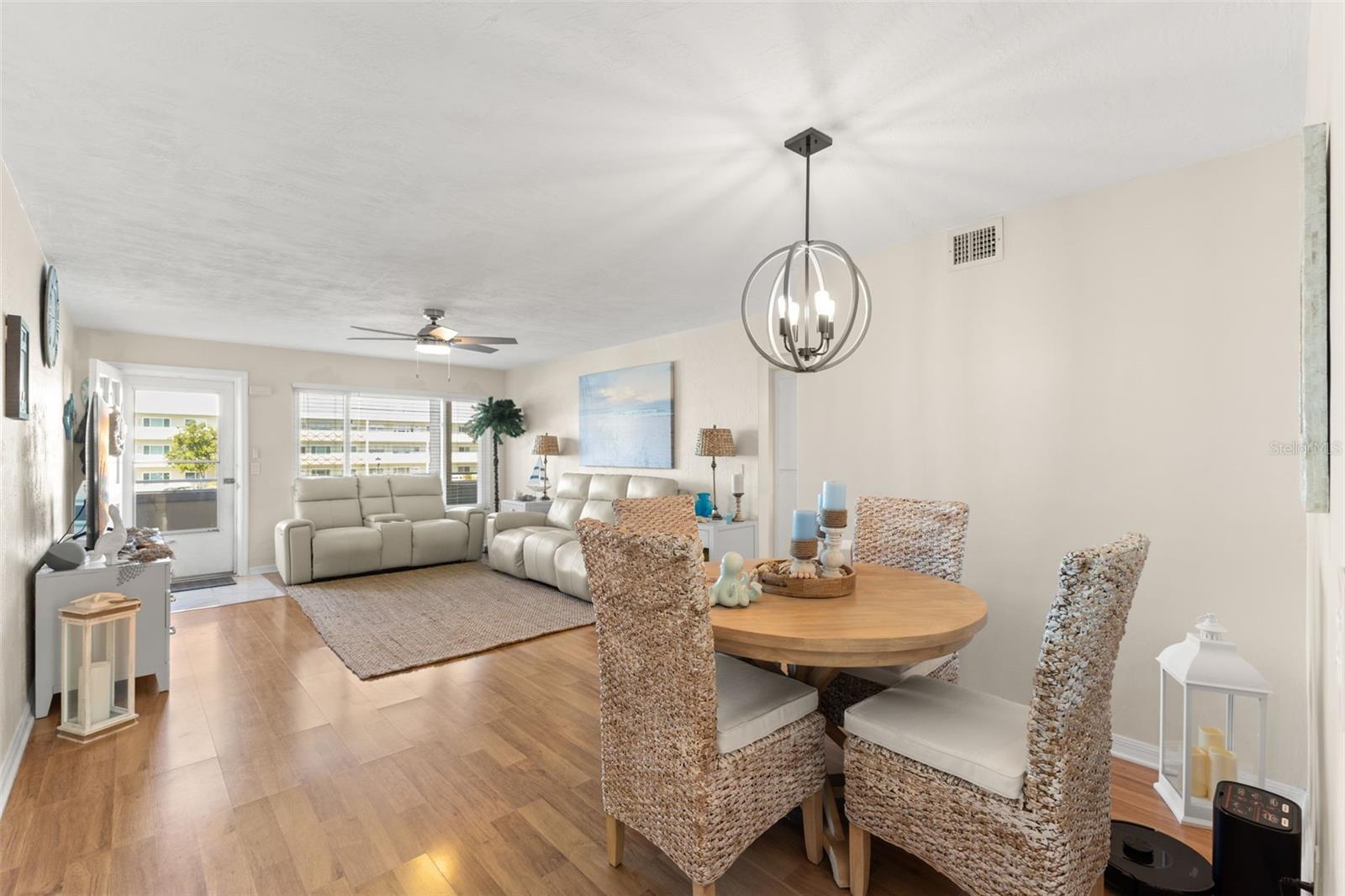 Image 8 of 35 For 2461 Canadian Way 27