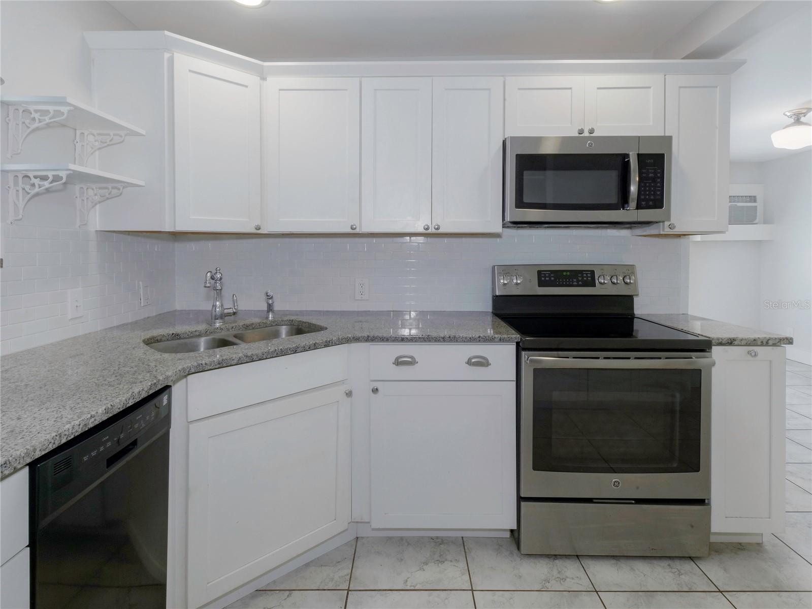 Image 11 of 25 For 2808 Clinton Street S E