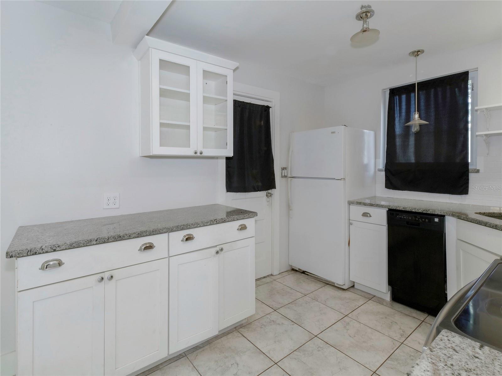 Image 12 of 25 For 2808 Clinton Street S E