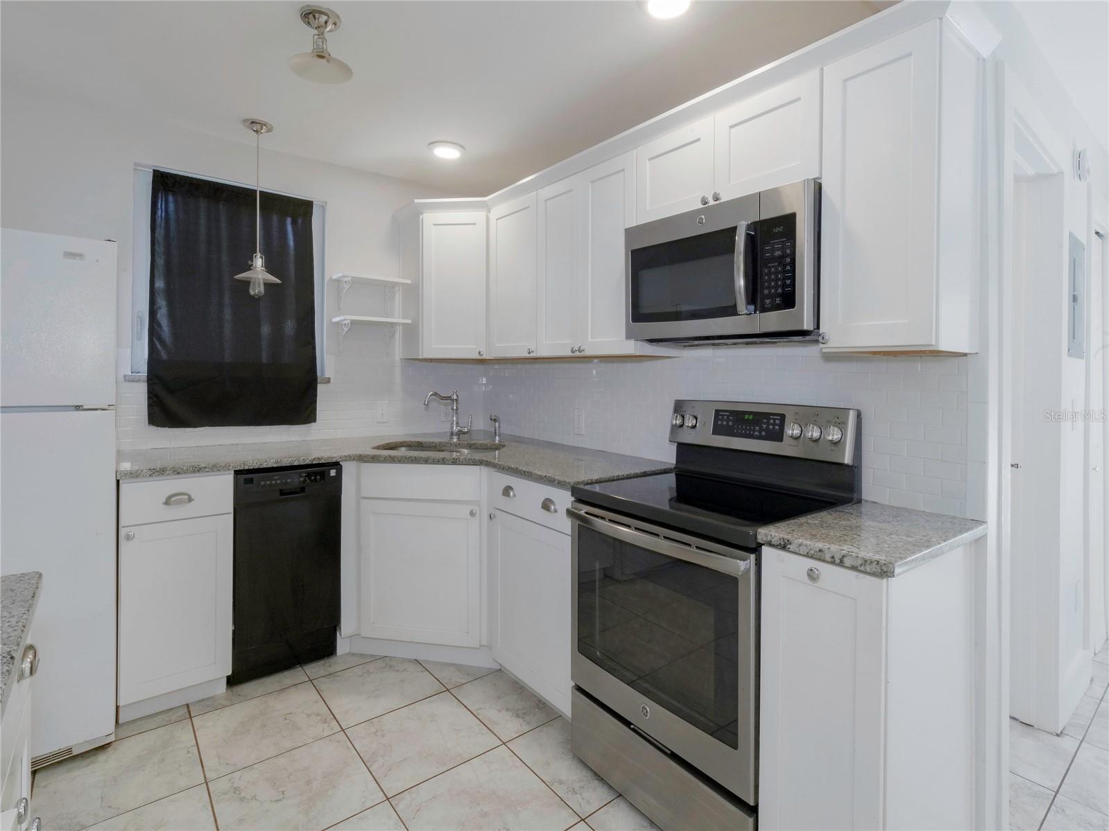 Image 13 of 25 For 2808 Clinton Street S E