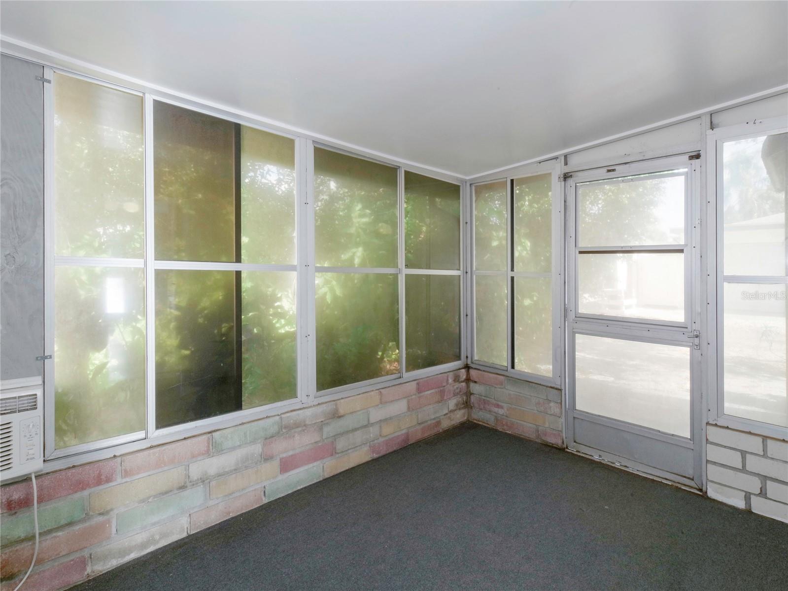 Image 18 of 25 For 2808 Clinton Street S E