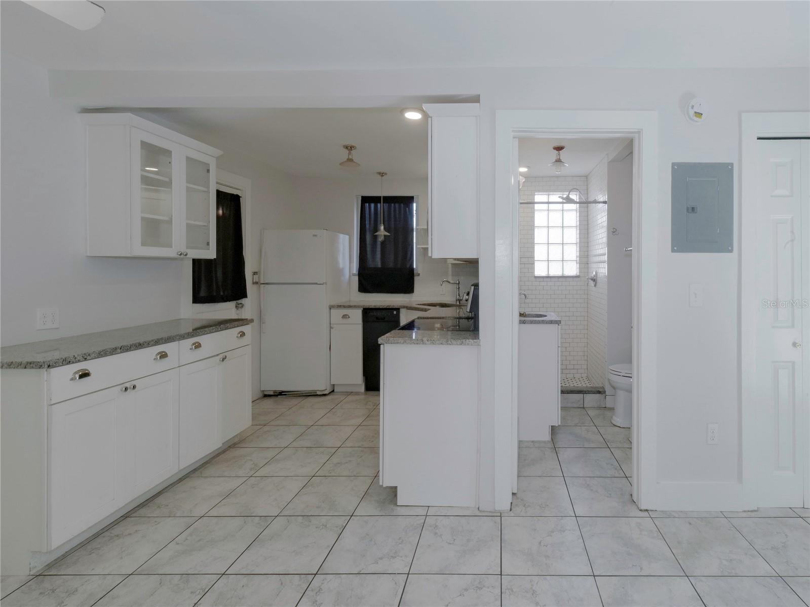 Image 9 of 25 For 2808 Clinton Street S E