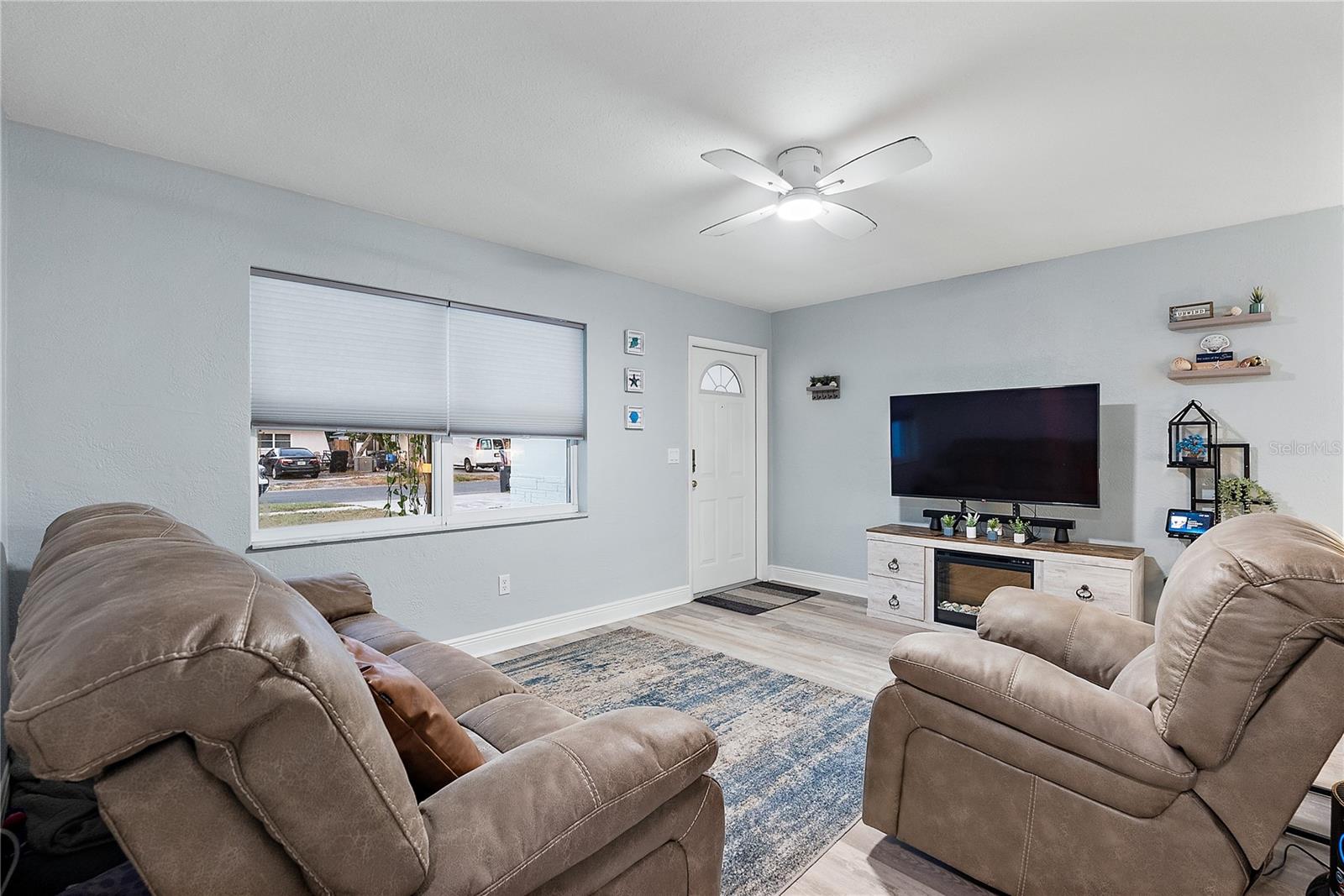 Image 4 of 25 For 3978 43rd Avenue N