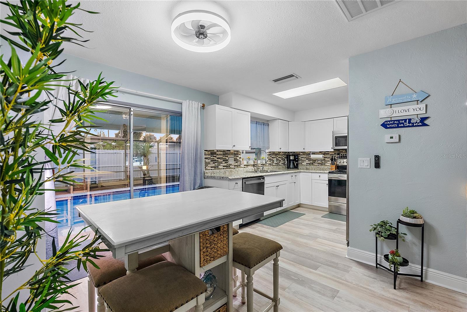 Image 5 of 25 For 3978 43rd Avenue N