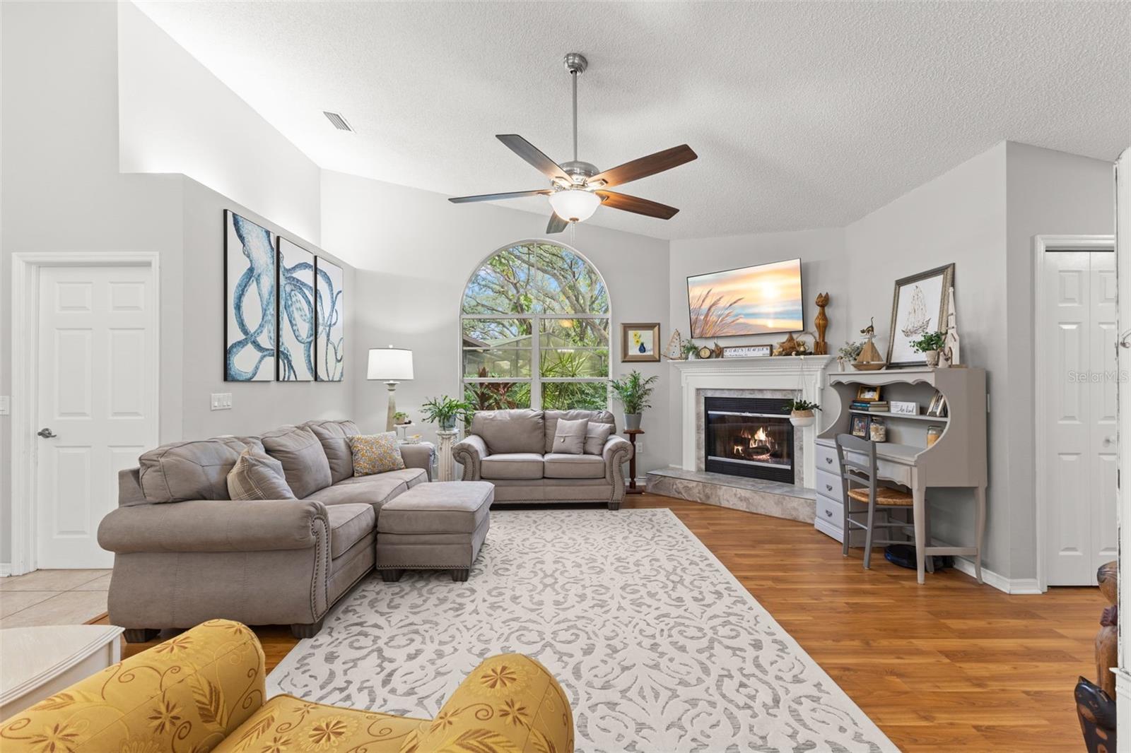 Image 14 of 47 For 3734 Thornbush Lane