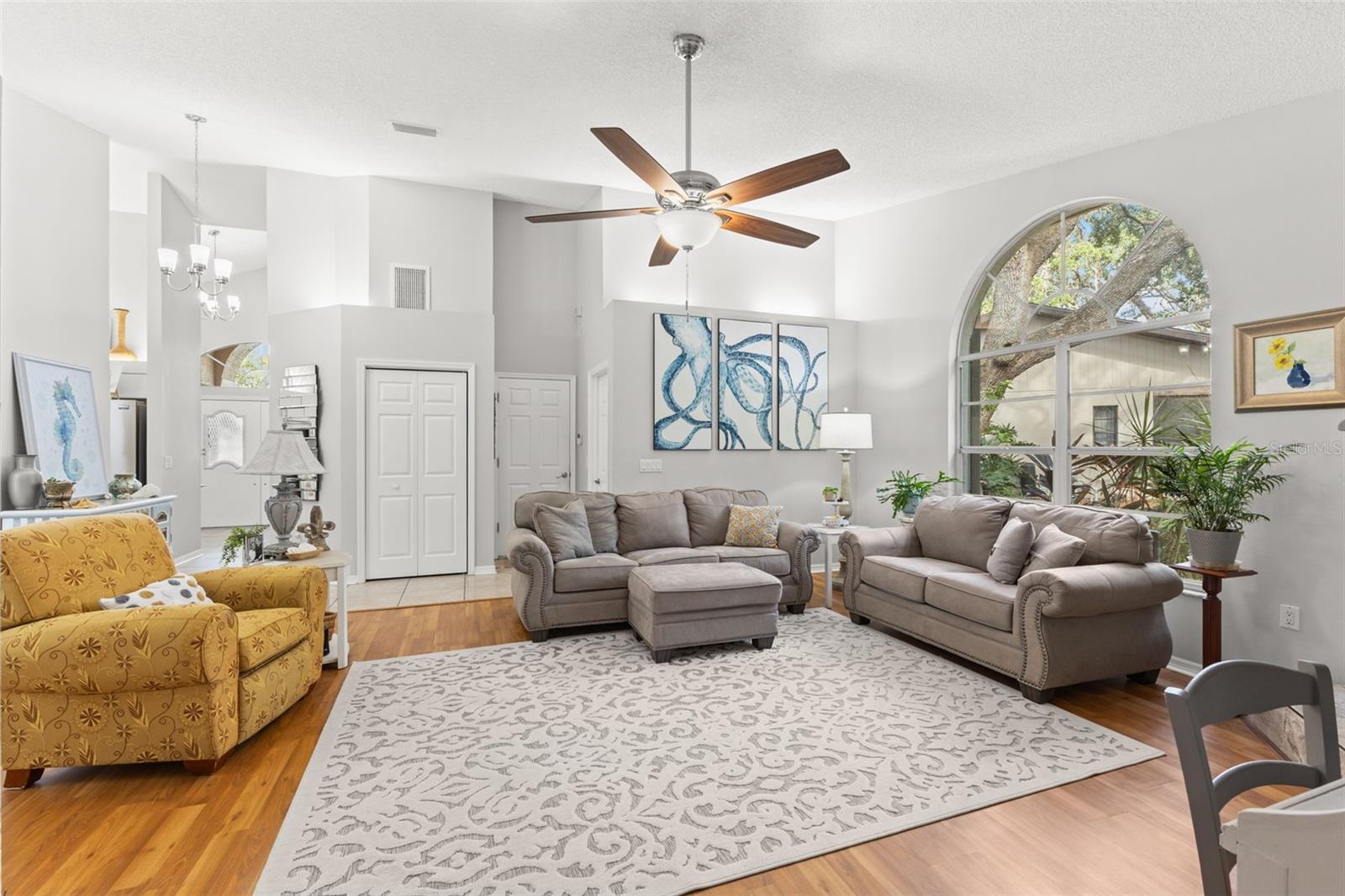 Image 16 of 47 For 3734 Thornbush Lane