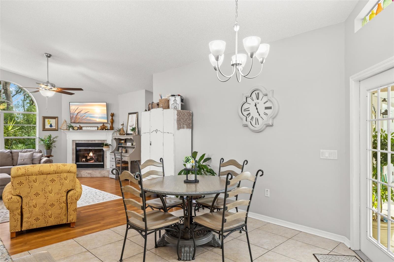 Image 18 of 47 For 3734 Thornbush Lane