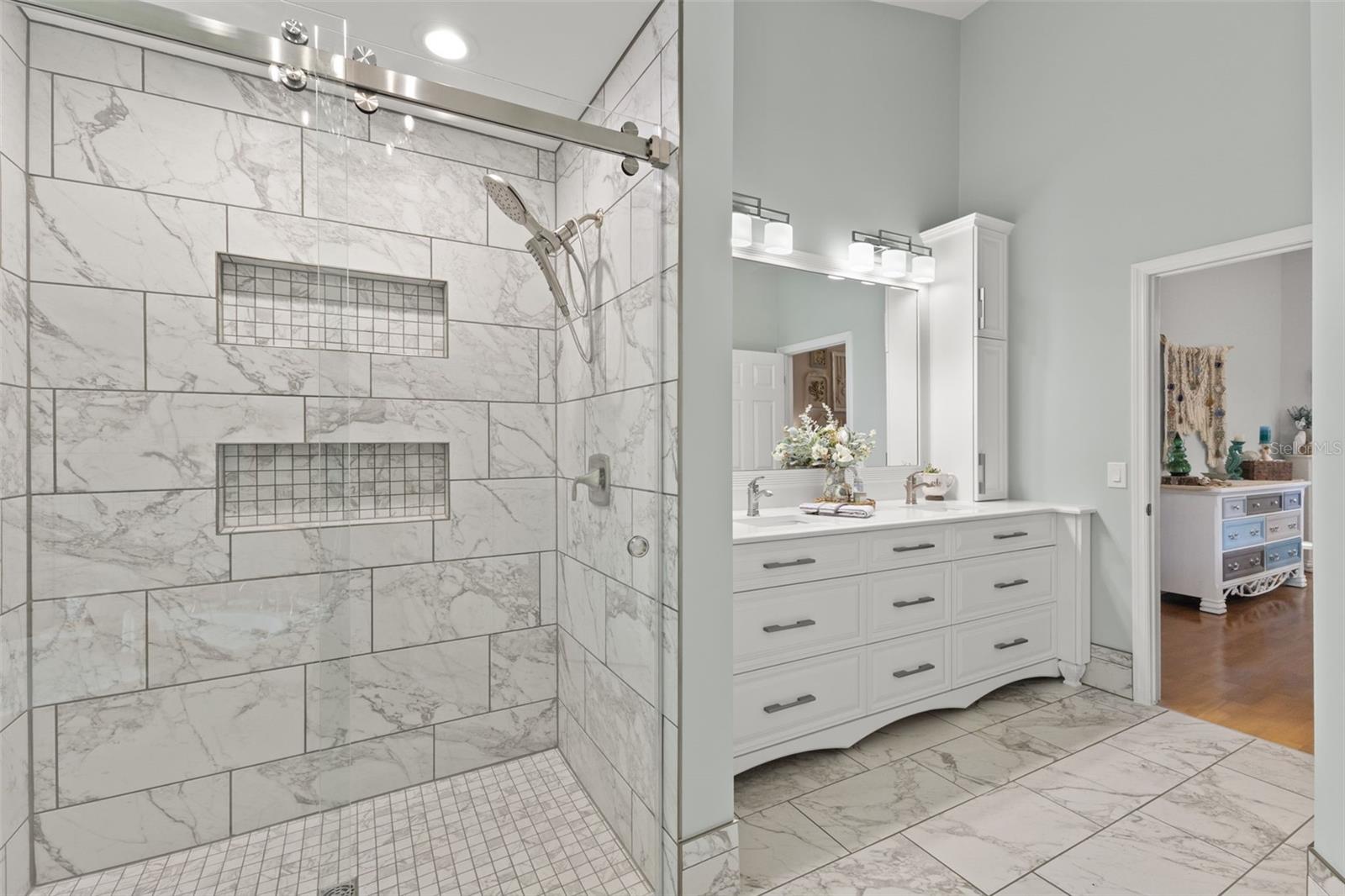 Image 26 of 47 For 3734 Thornbush Lane