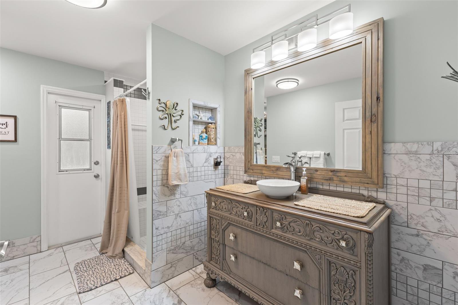 Image 30 of 47 For 3734 Thornbush Lane