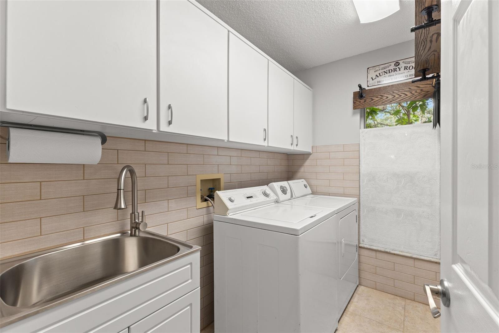 Image 31 of 47 For 3734 Thornbush Lane